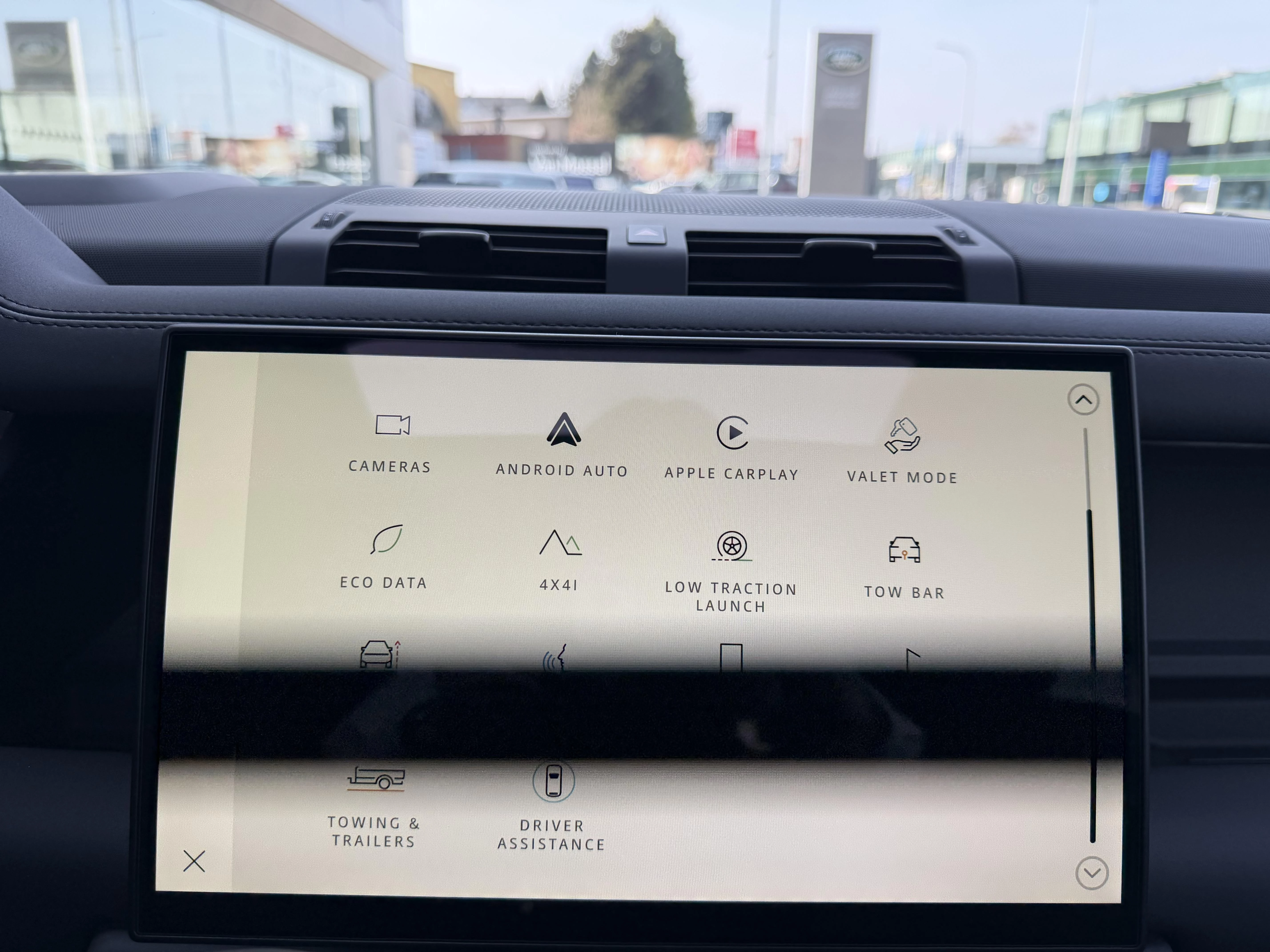 Land Rover Defender 110 D250 X-Dynamic SE AWD Auto. 26MY