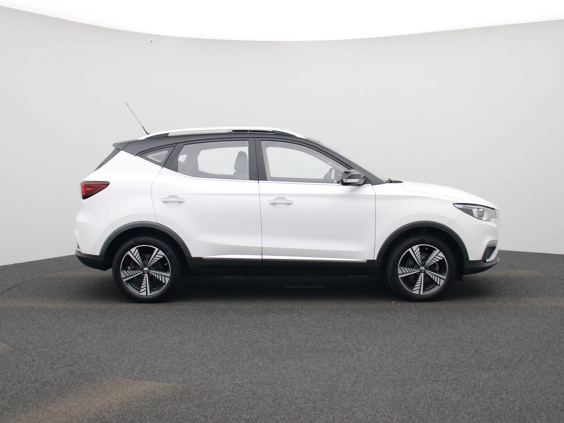 MG-ZS EV-image-5