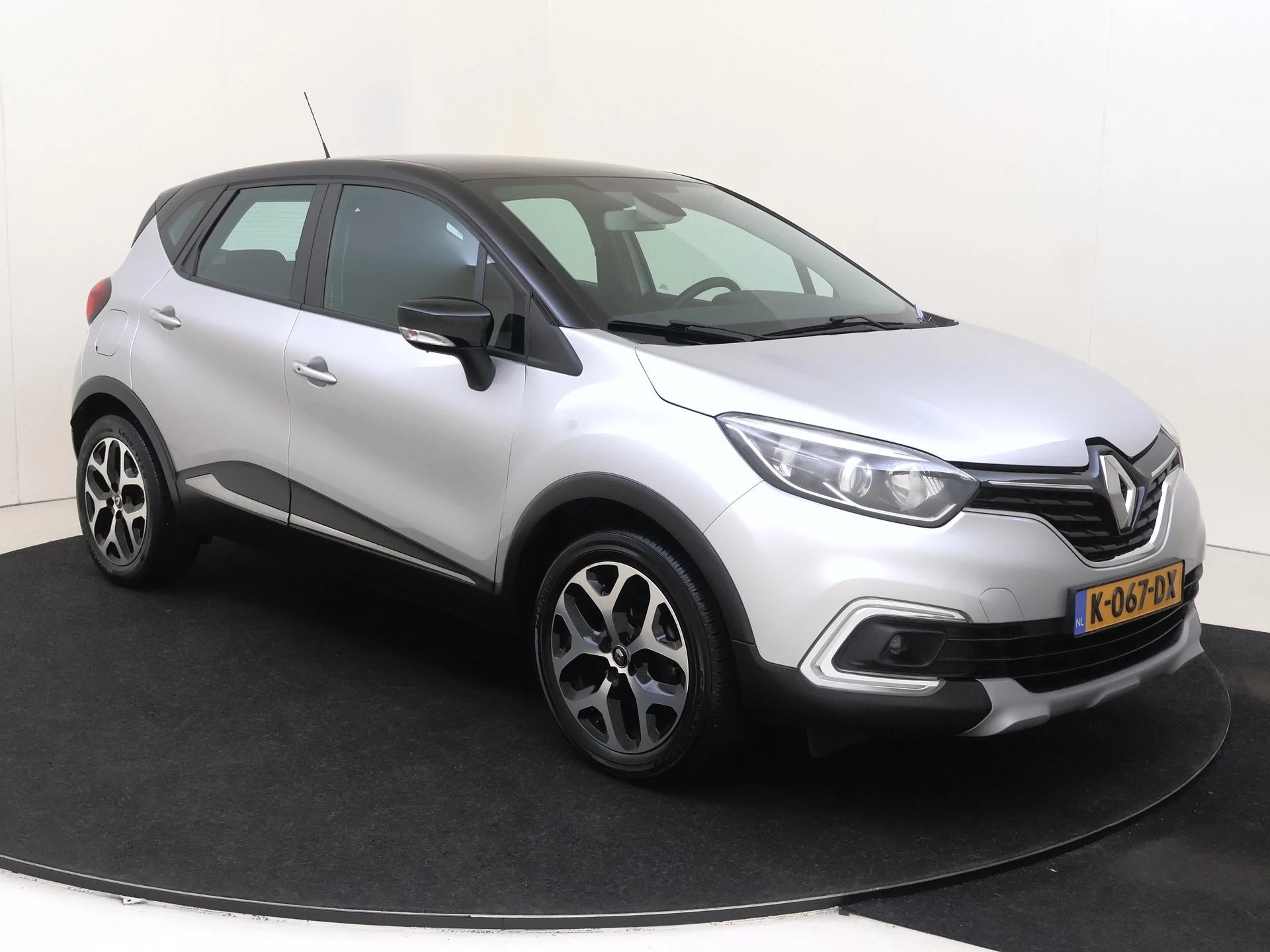 Renault-Captur-image-1