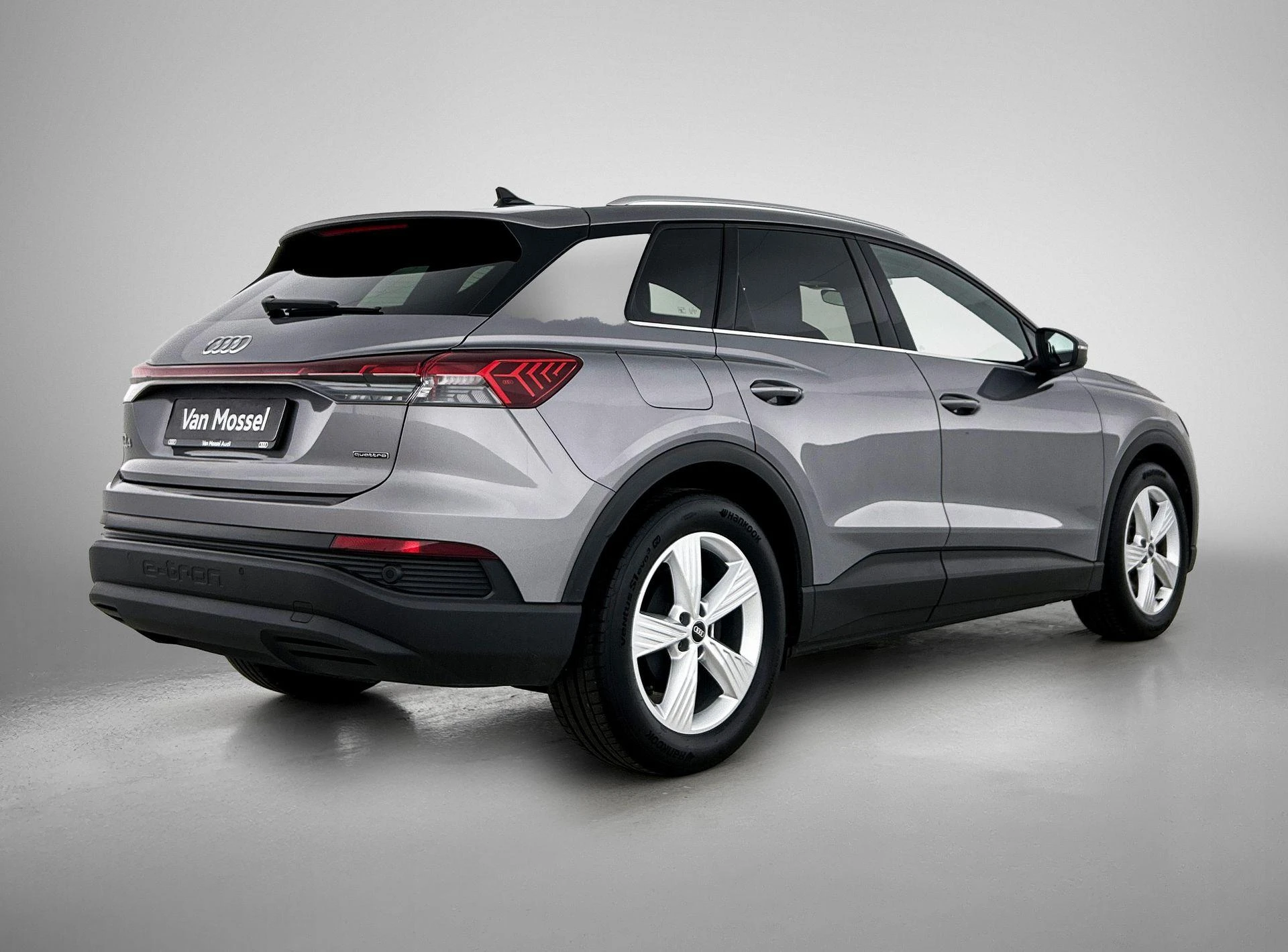 Audi-Q4 e-tron-image-4