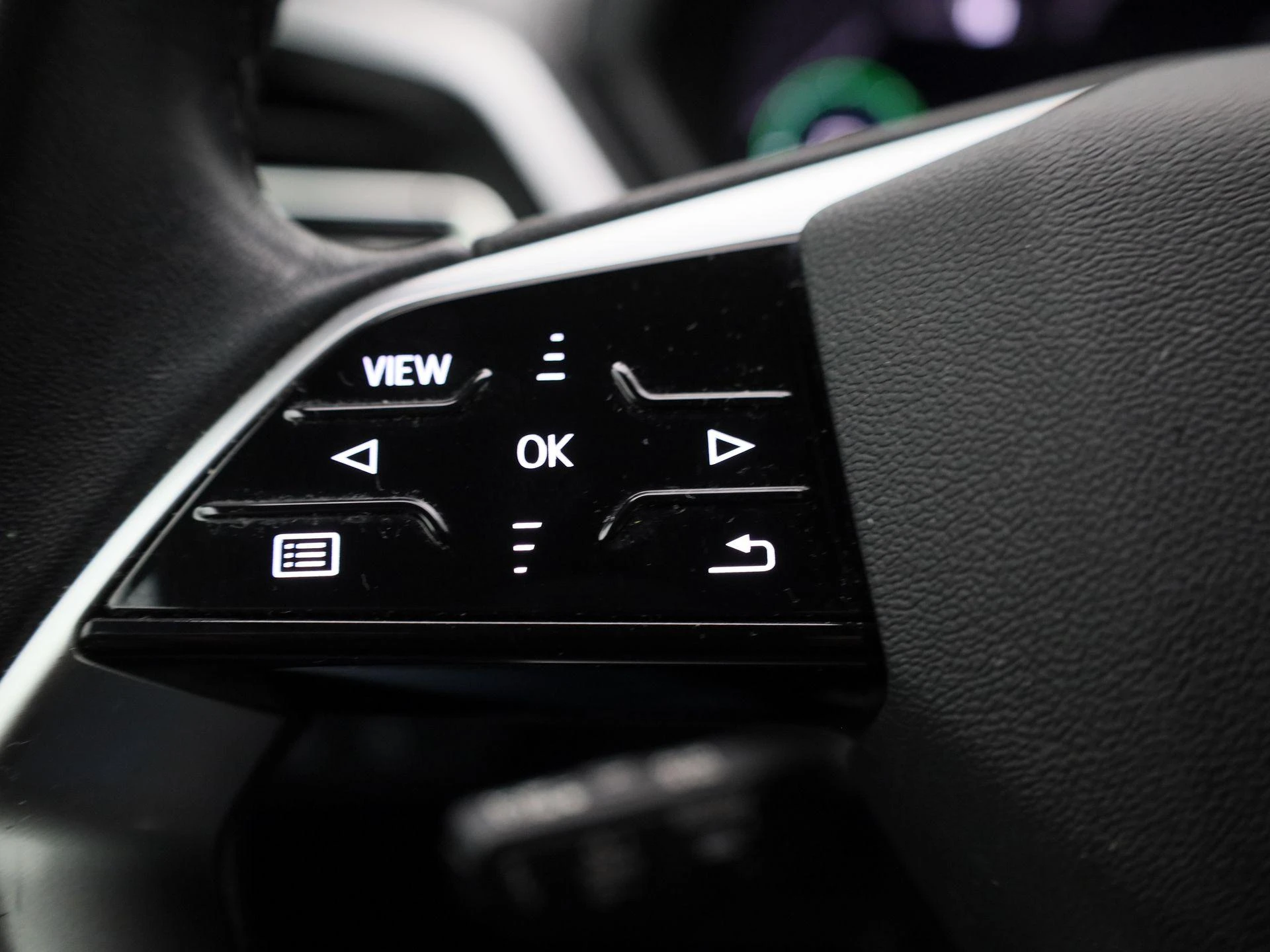Audi-Q4 e-tron-image-18