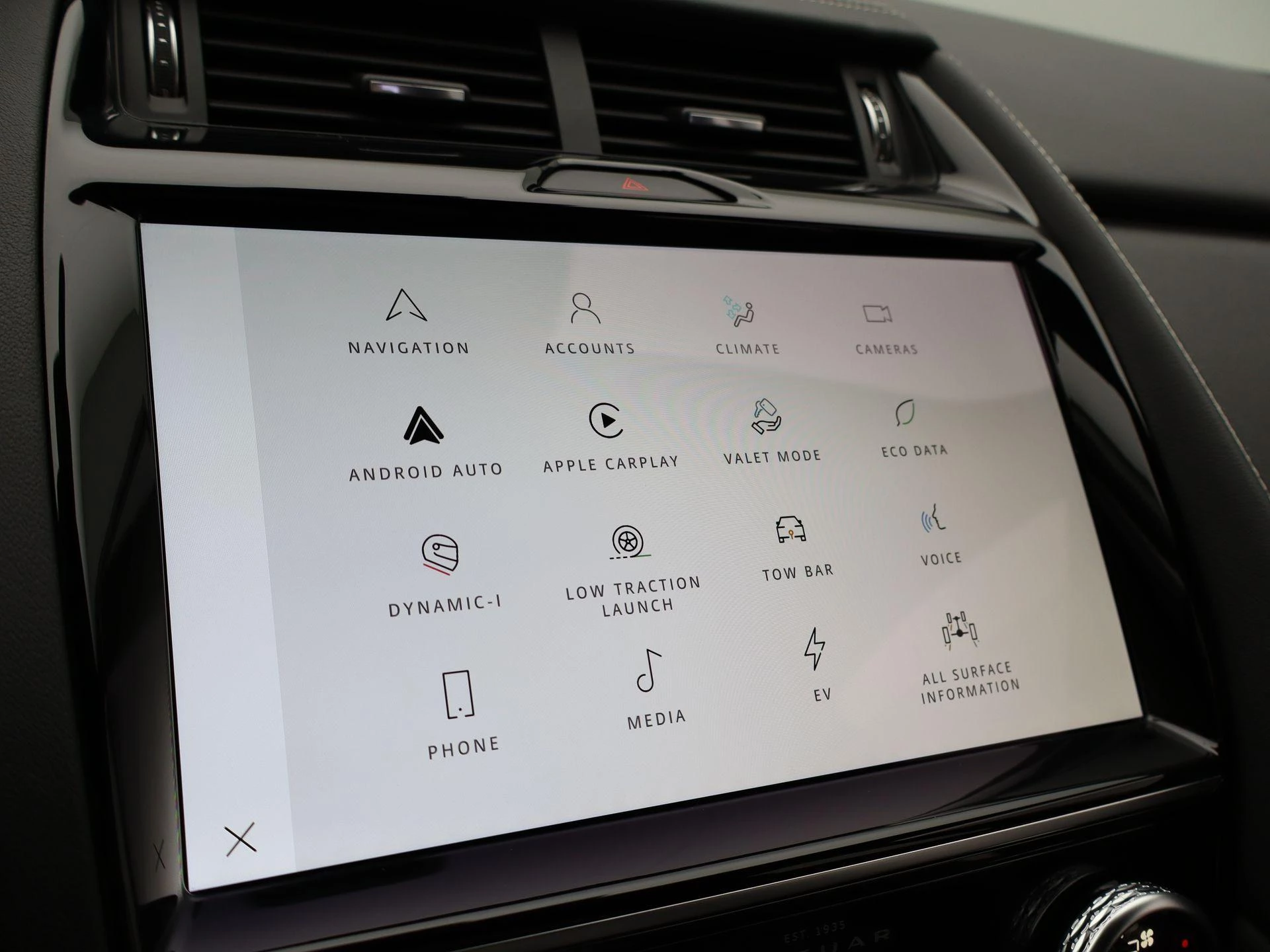 Jaguar-E-PACE-image-23