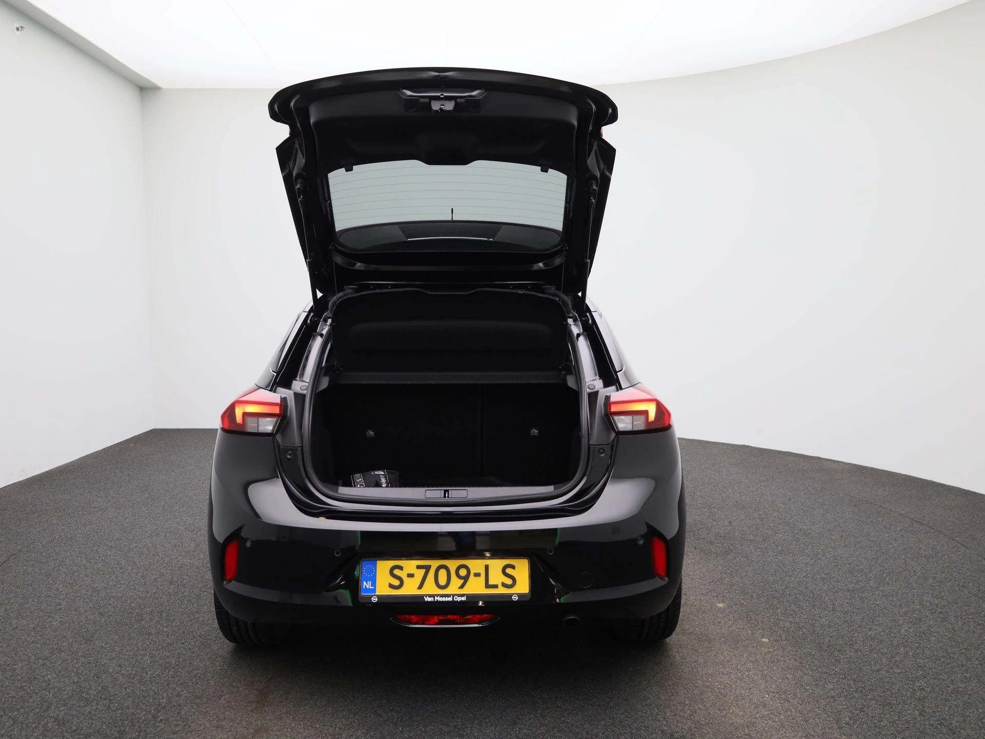 Opel-Corsa-image-11