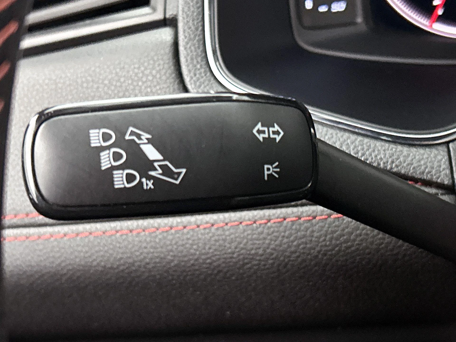 SEAT-Arona-image-7