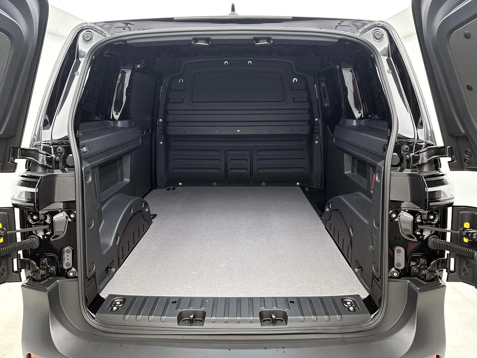 Volkswagen-ID. Buzz Cargo-image-20