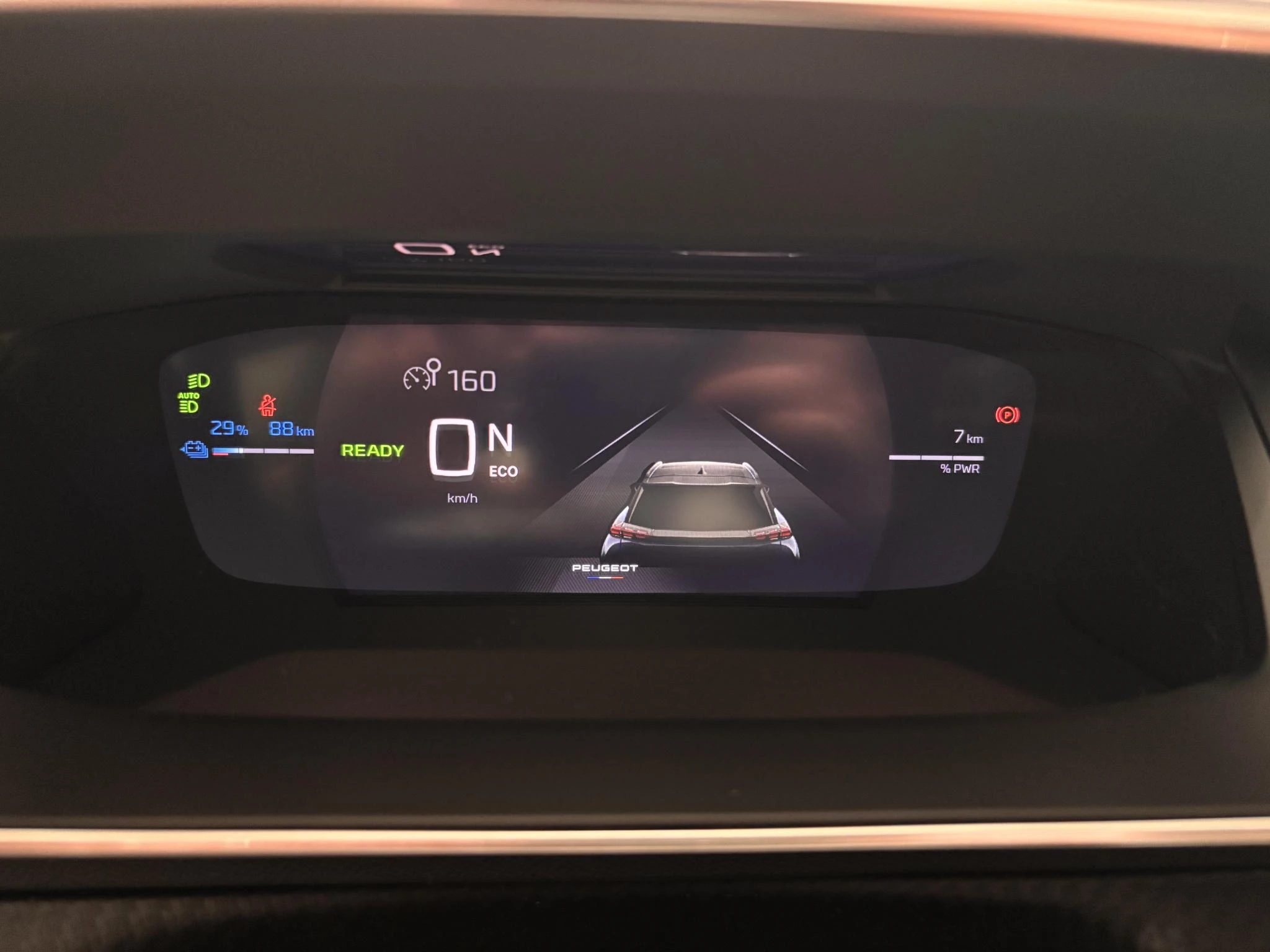 Peugeot-e-2008-image-17