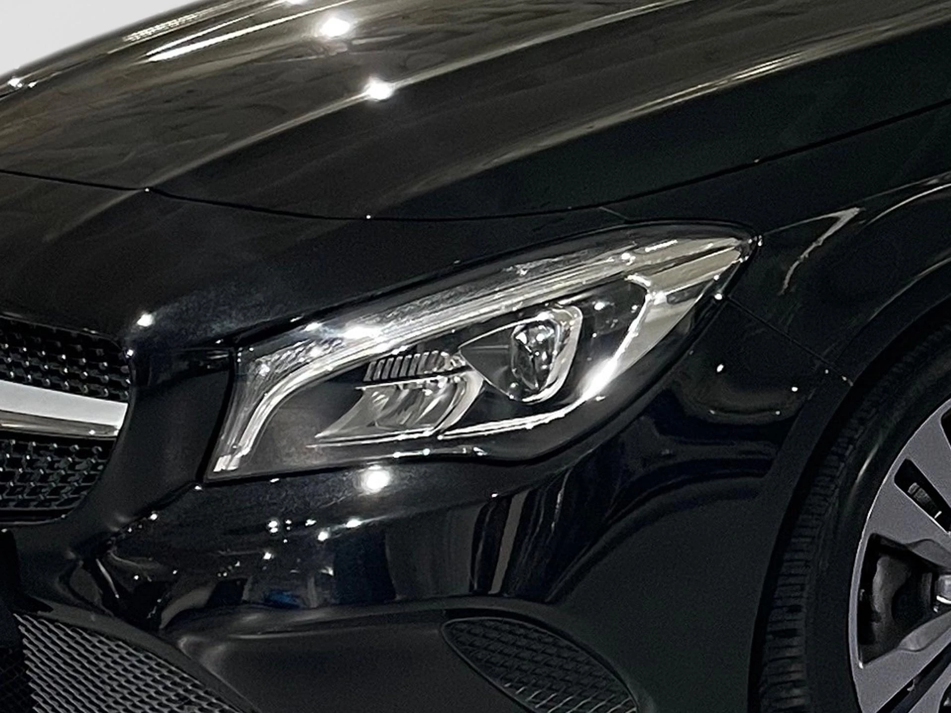 Mercedes-Benz-CLA-image-20