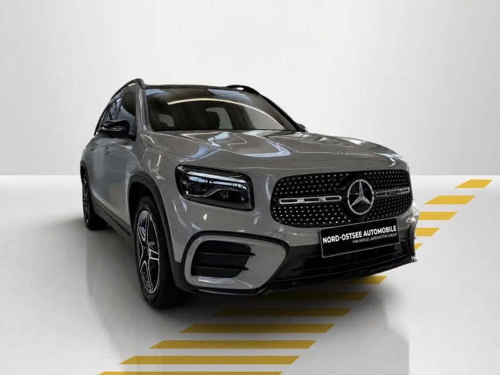 Mercedes-Benz-GLB 200-image-16