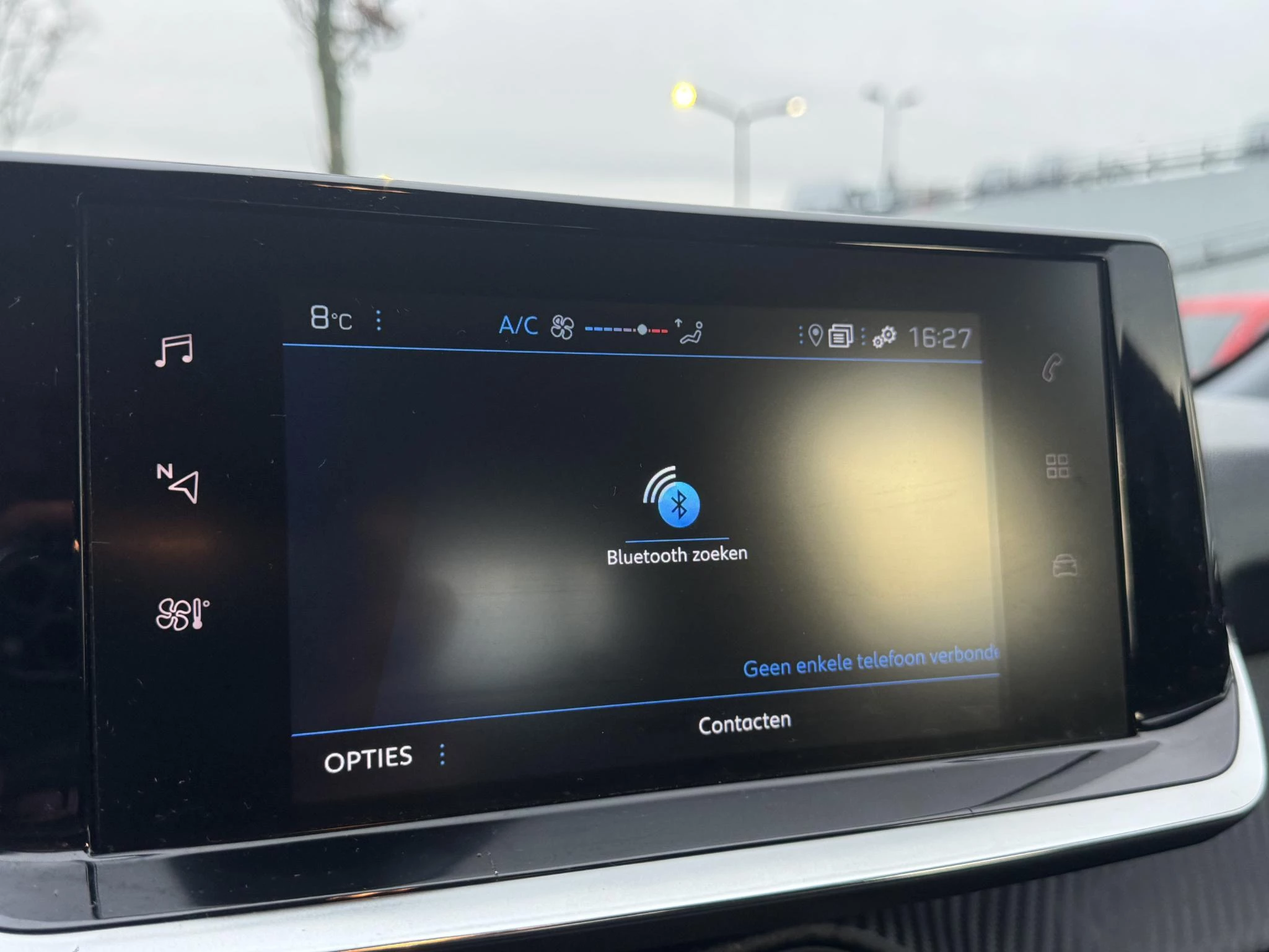 Peugeot-208-image-24