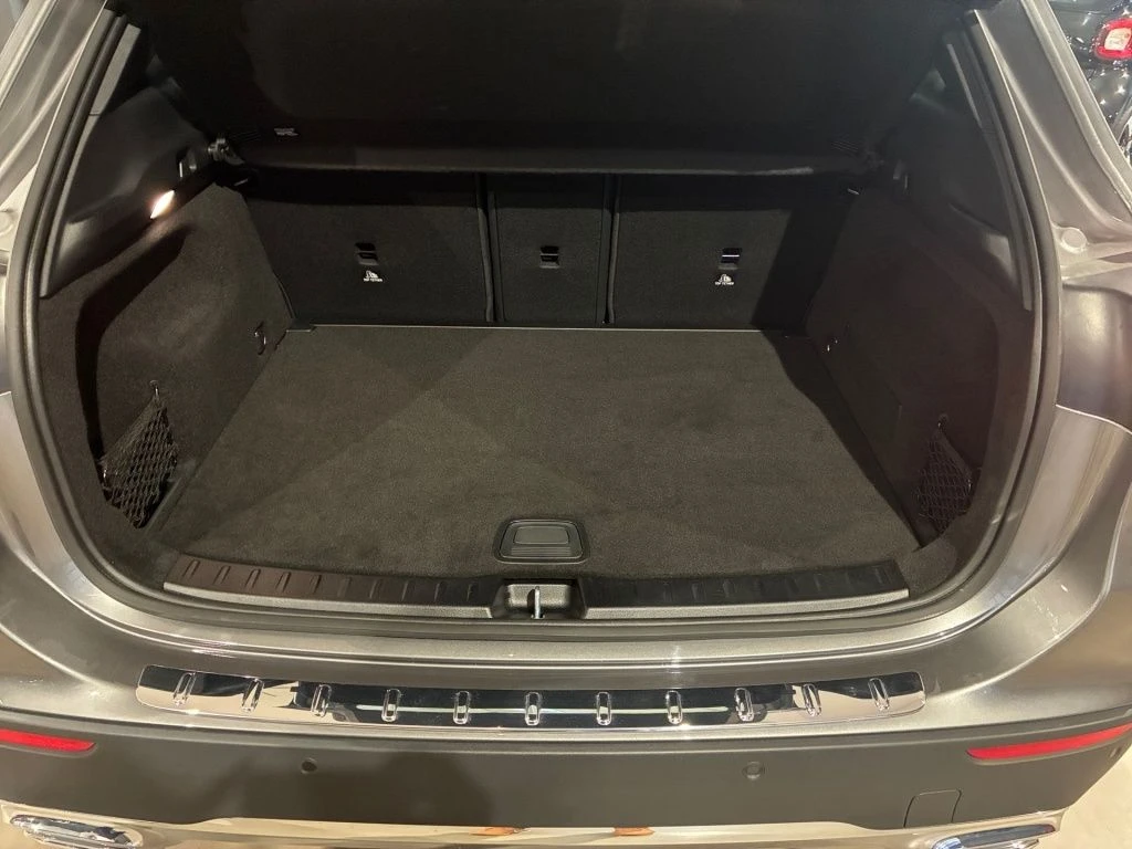 Mercedes-Benz-GLA 200 d-image-13
