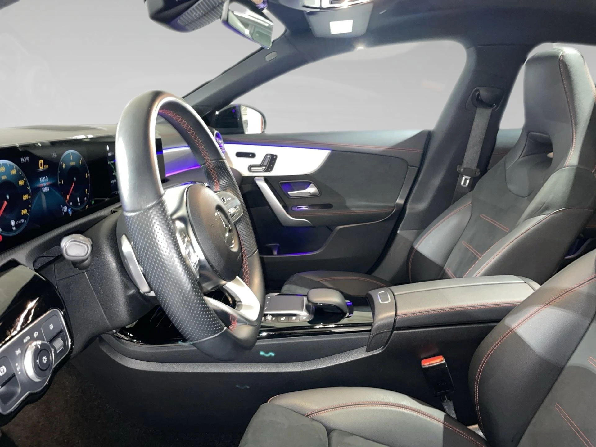Mercedes-Benz-CLA-image-3
