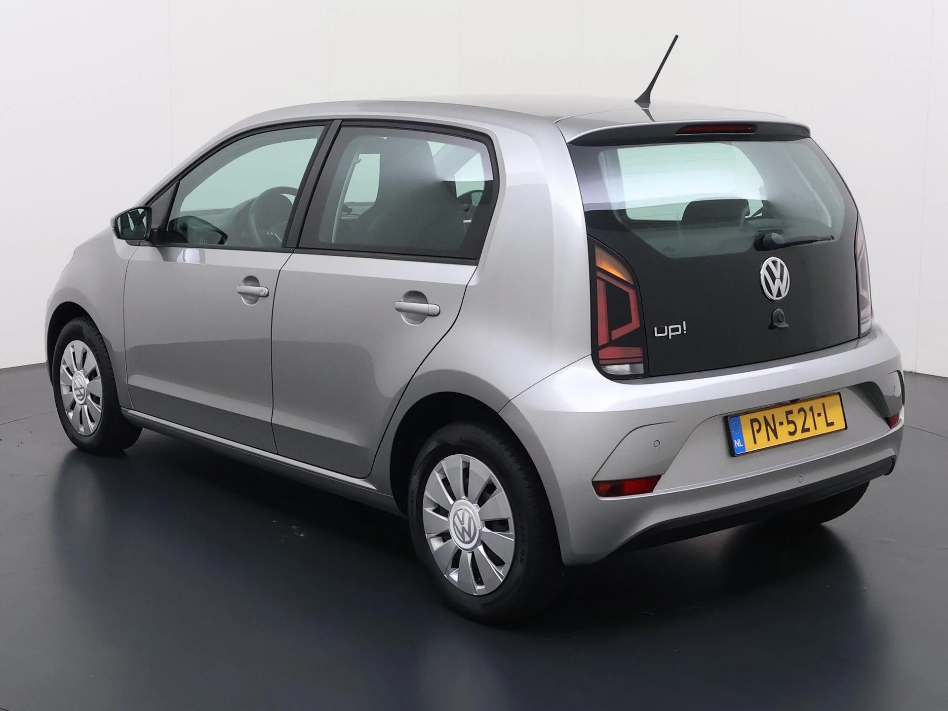 Volkswagen-up!-image-2