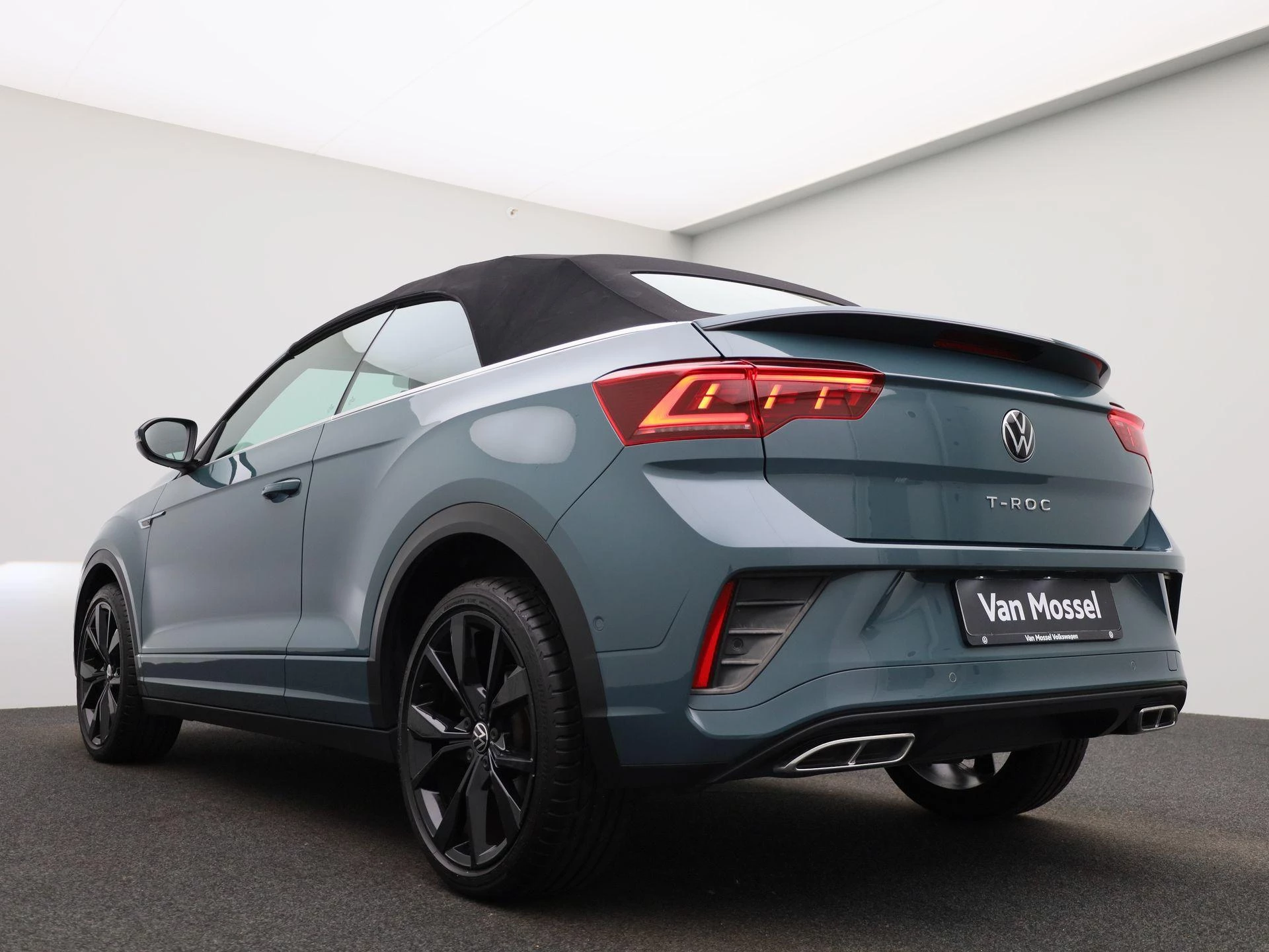 Volkswagen-T-Roc-image-18