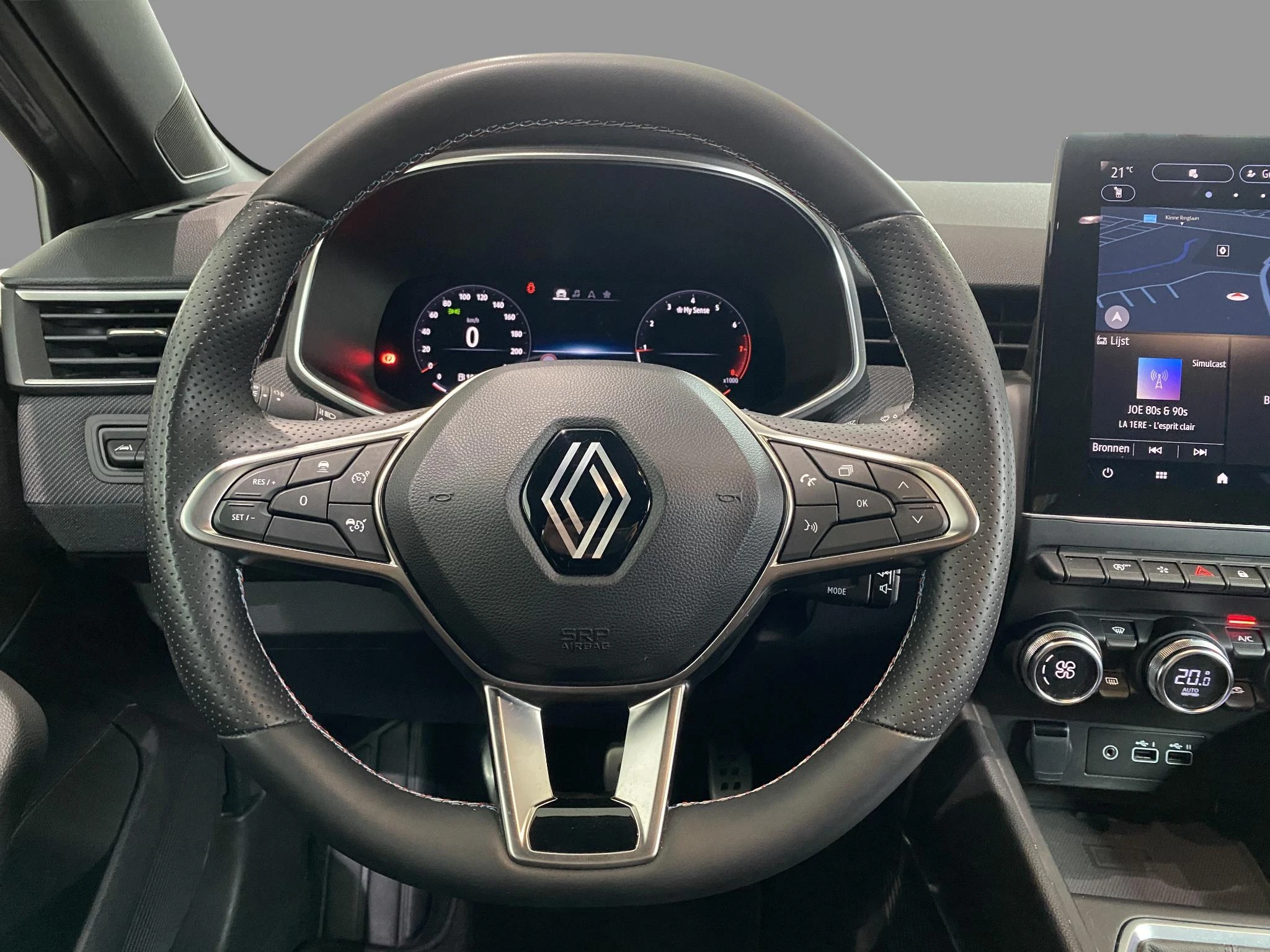 Renault-Clio-image-11