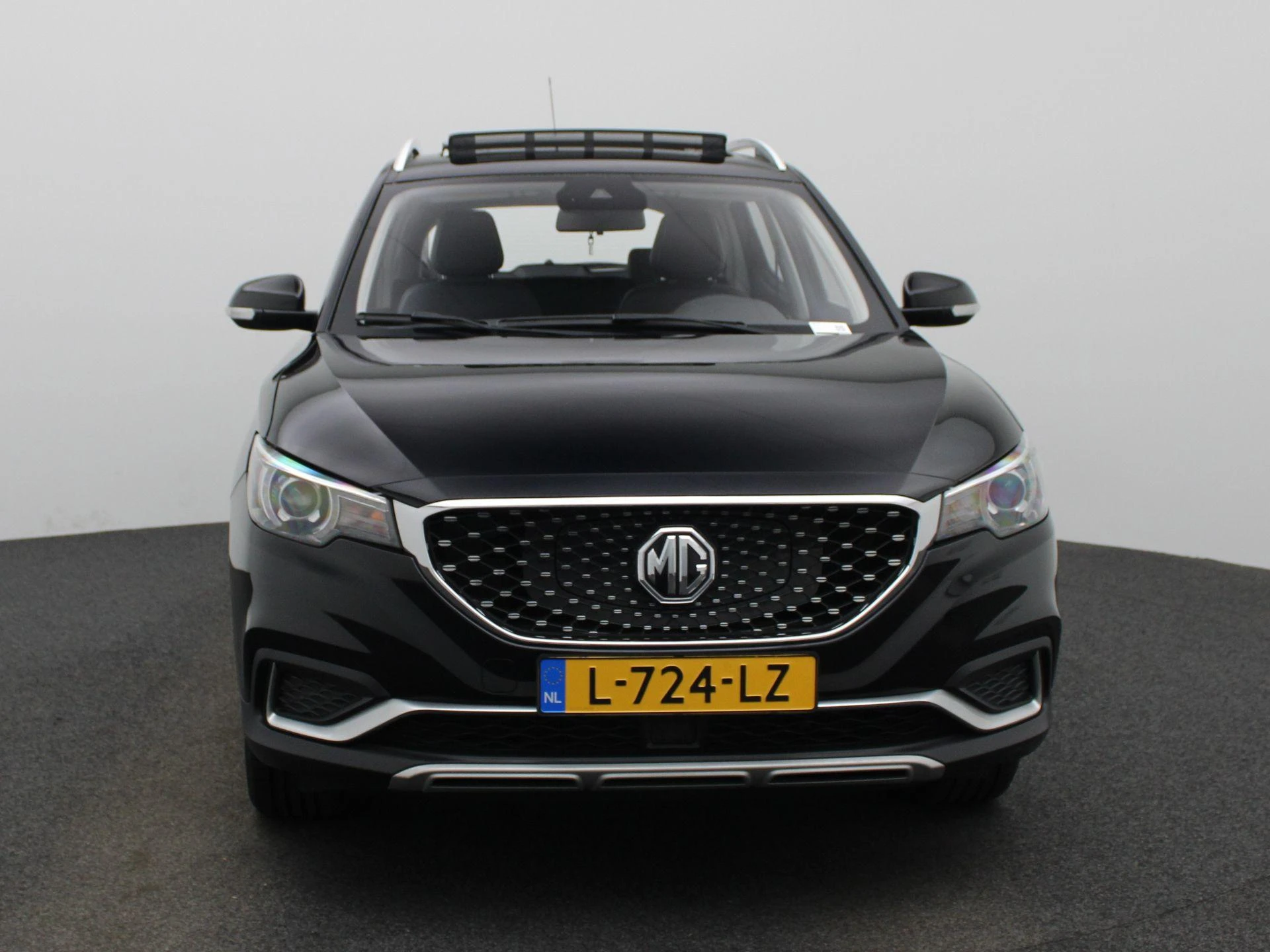 MG-ZS EV-image-2