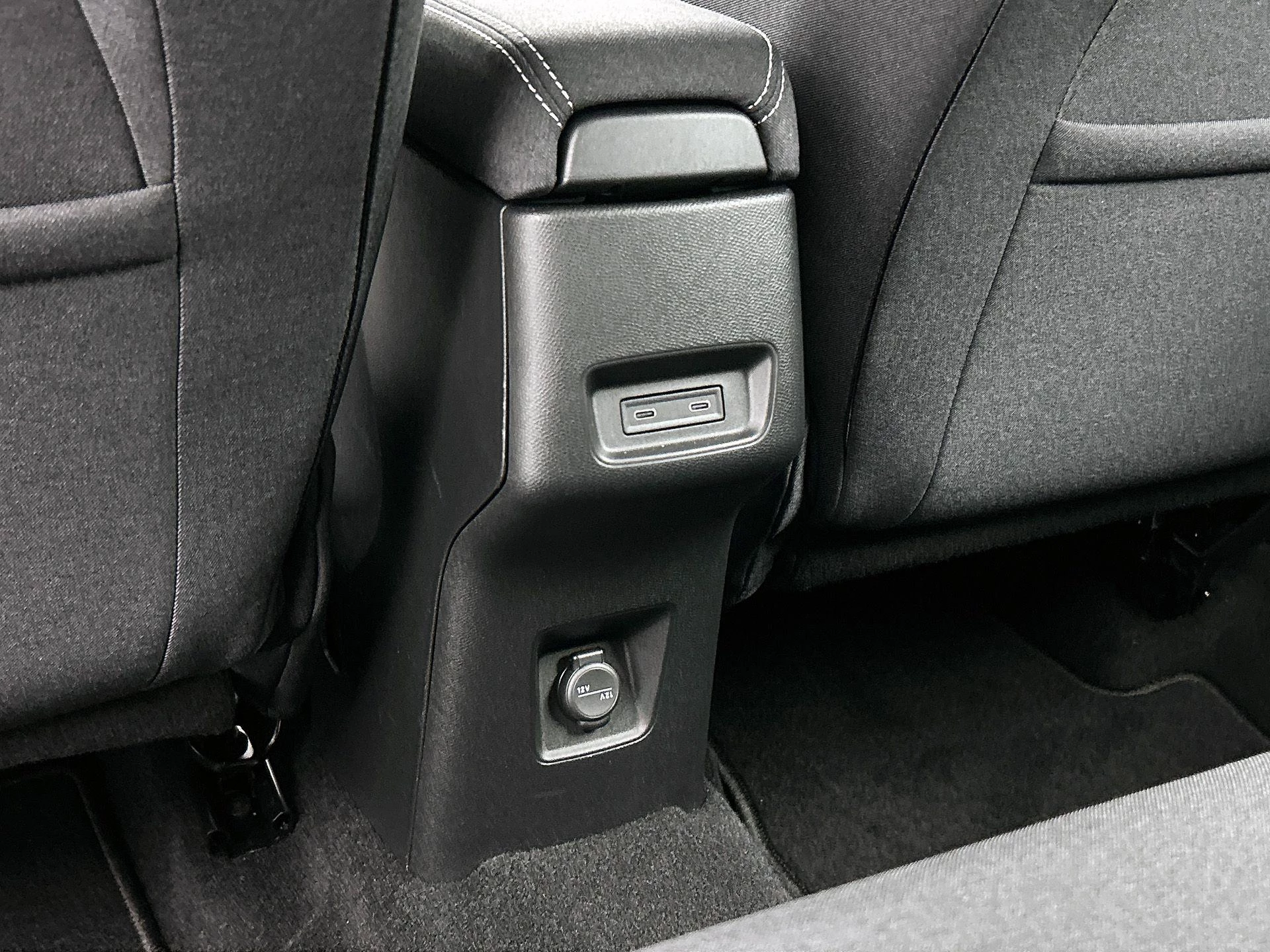 Opel-Frontera-image-25