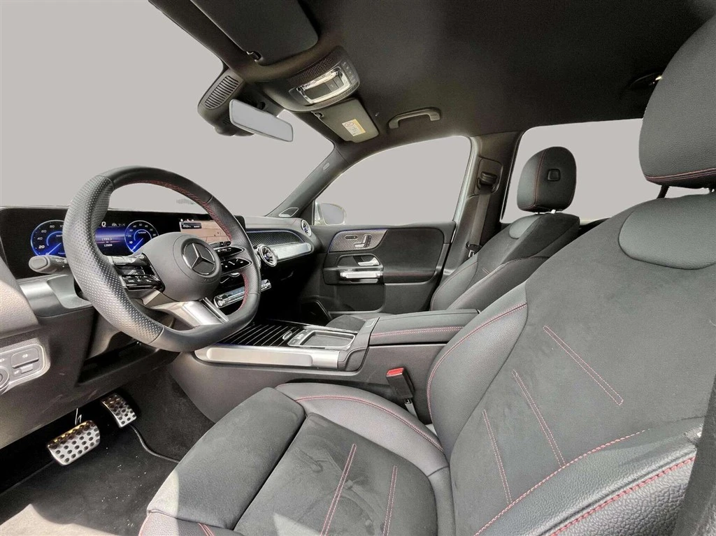 Mercedes-Benz-EQB-image-9