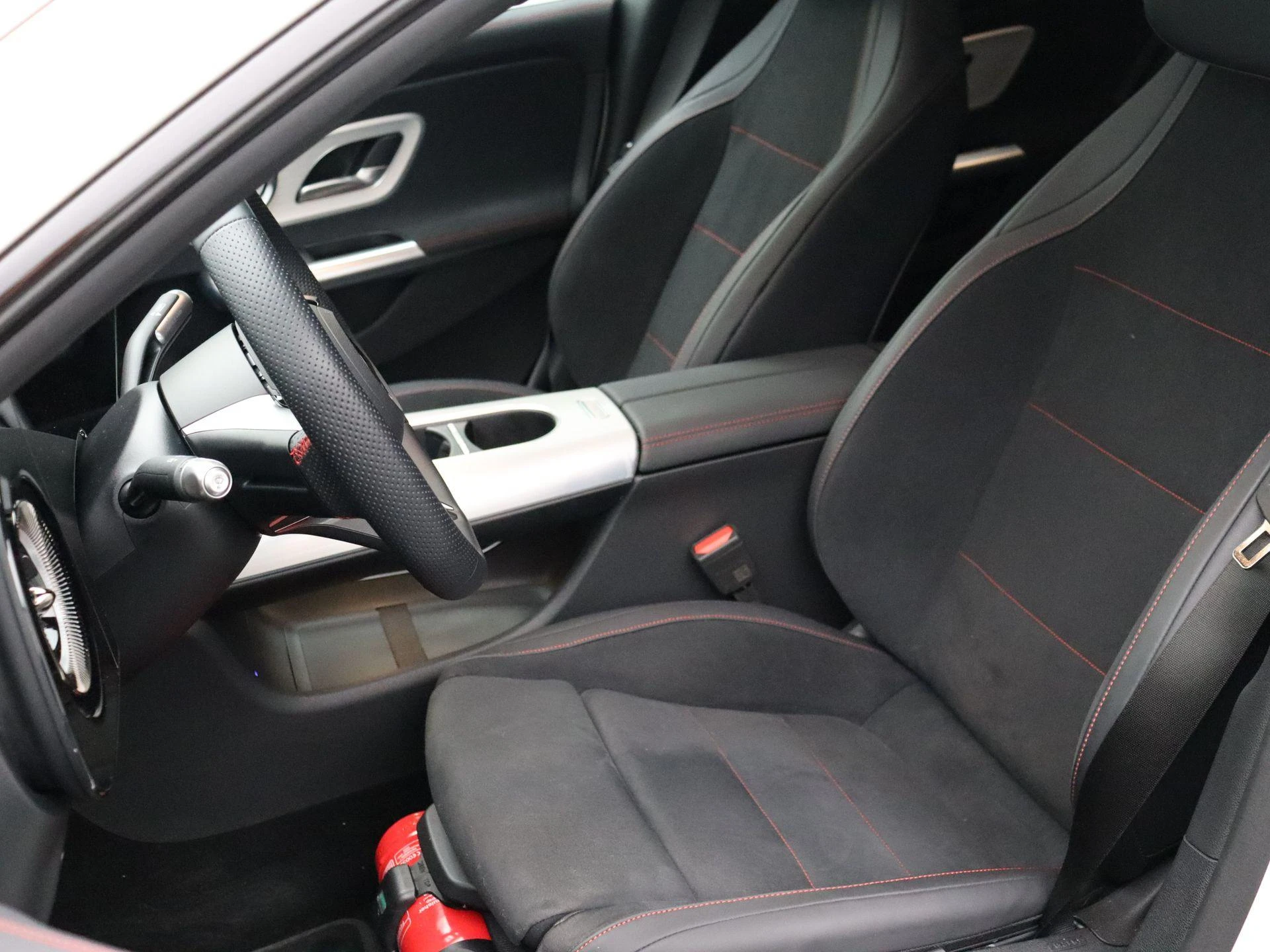 Mercedes-Benz-CLA-image-12