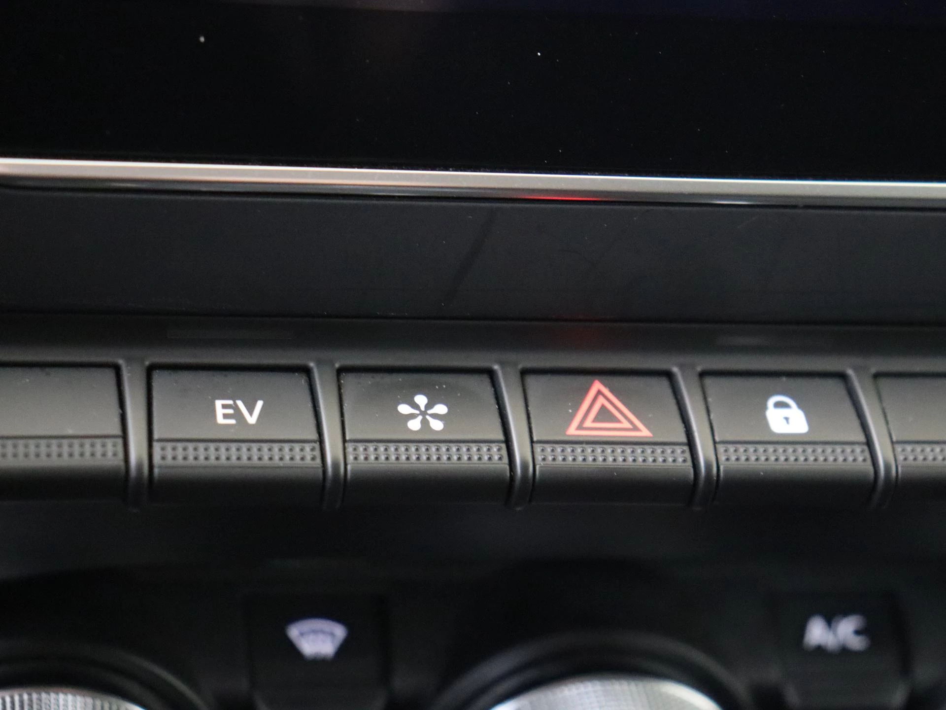 Renault-Arkana-image-24