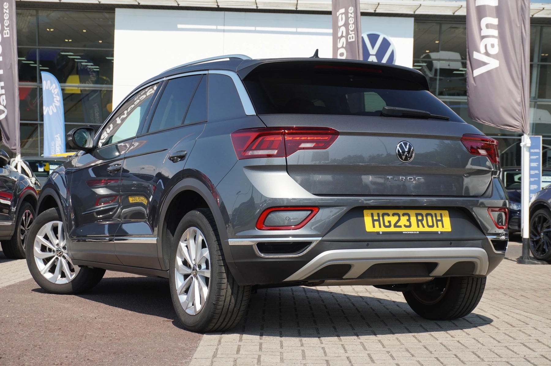 Volkswagen-T-Roc-image-2
