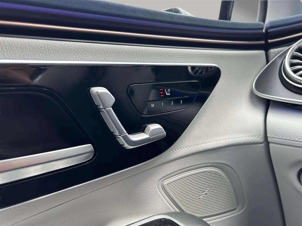 Mercedes-Benz-EQE-image-10