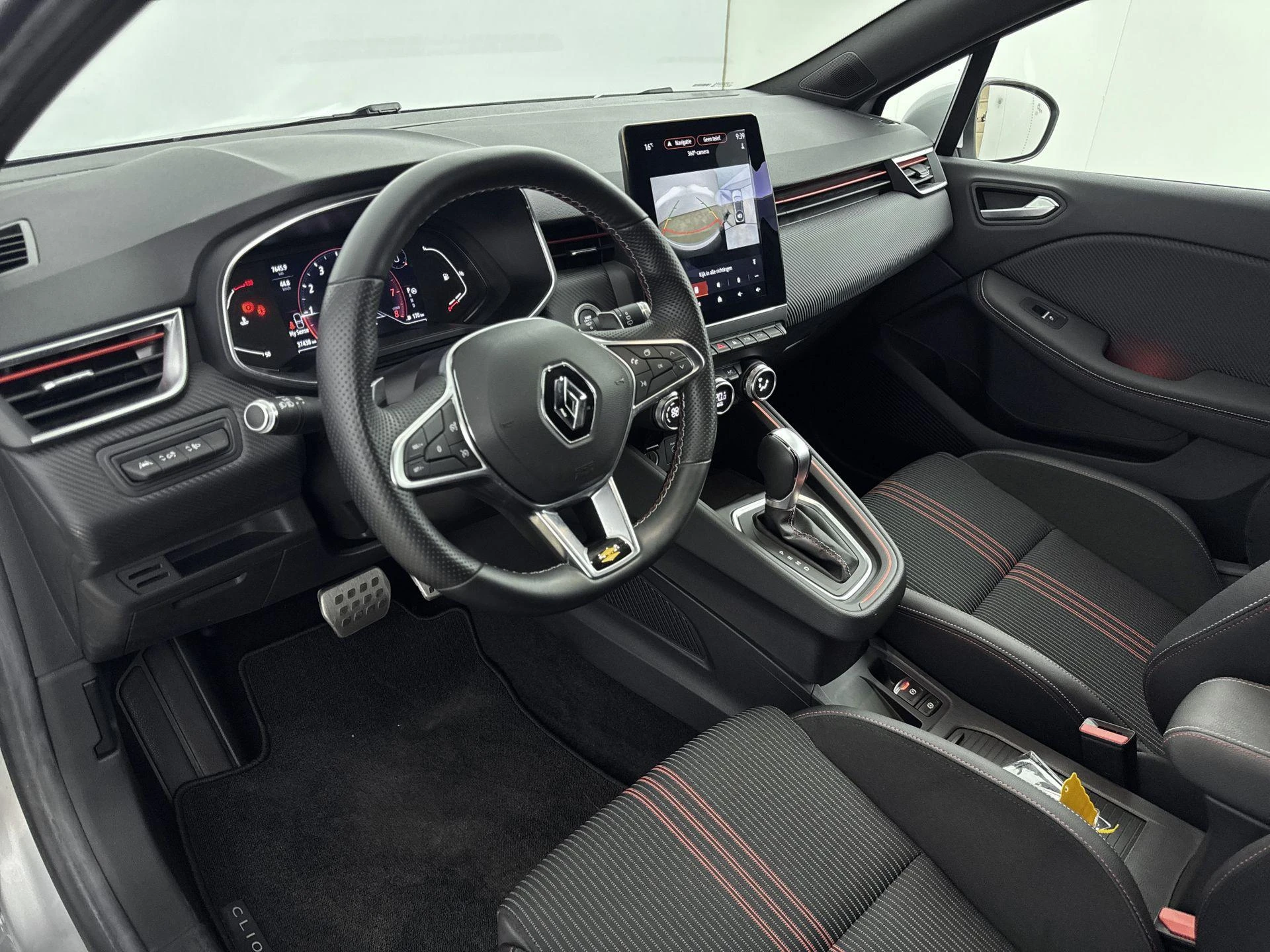Renault-Clio-image-16