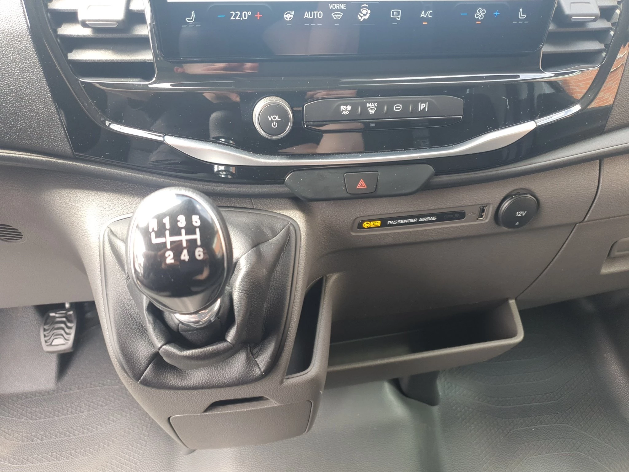 Ford-Transit-image-13