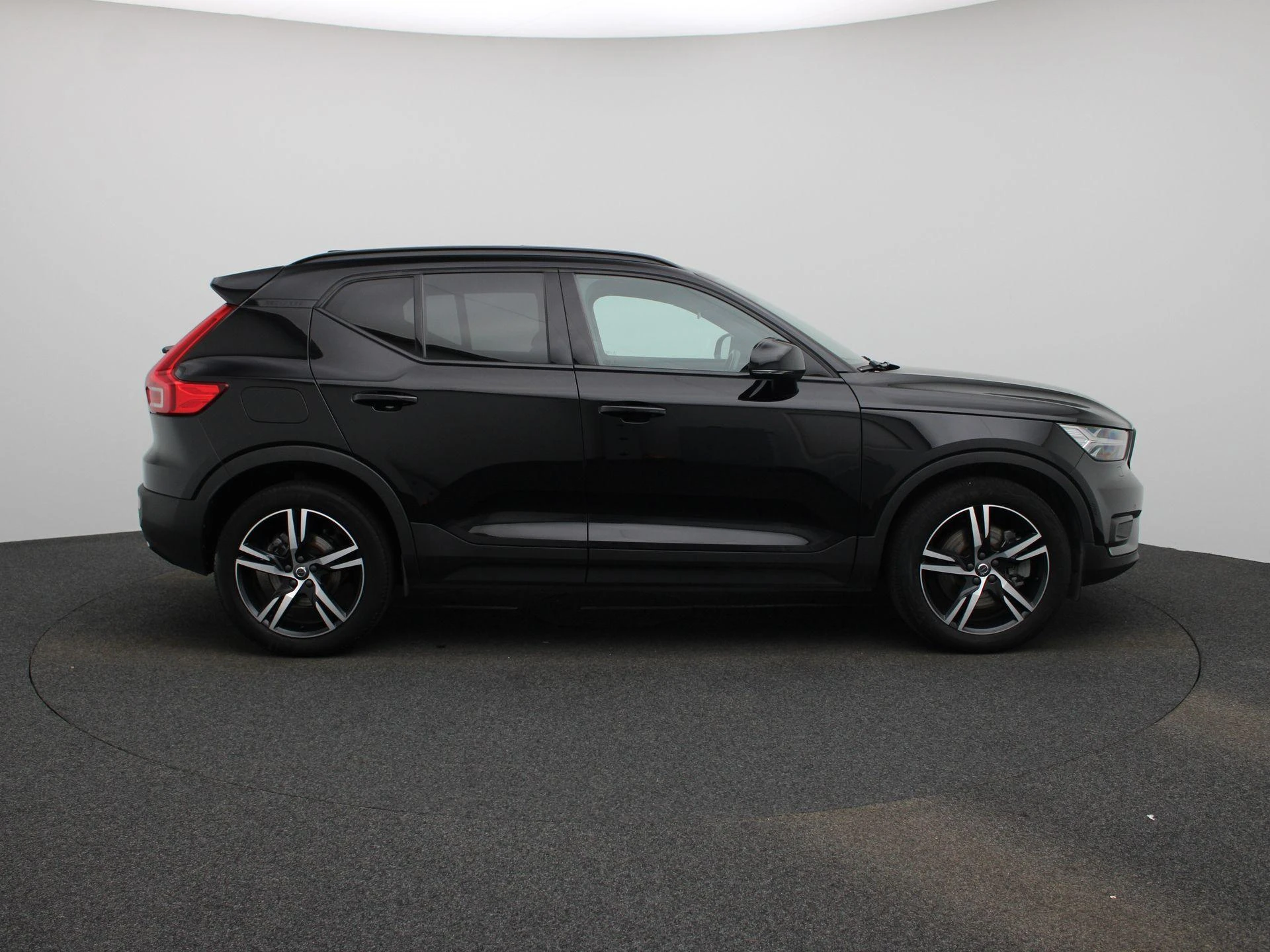 Volvo-XC40-image-5