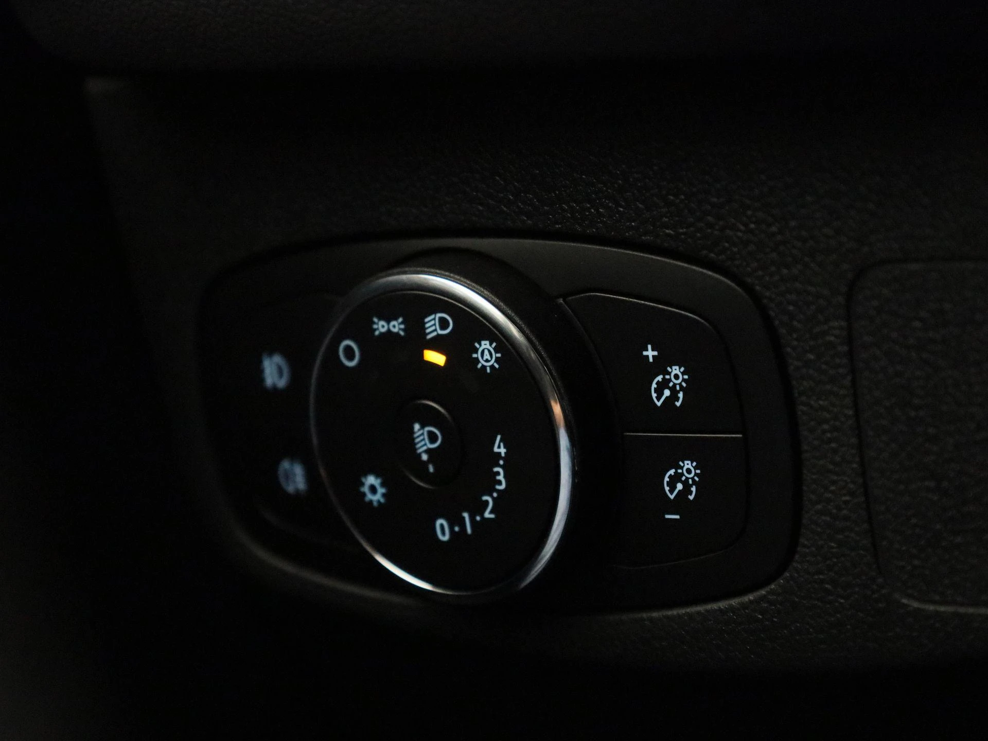 Ford Focus 1.0 EcoBoost Hybrid Titanium
