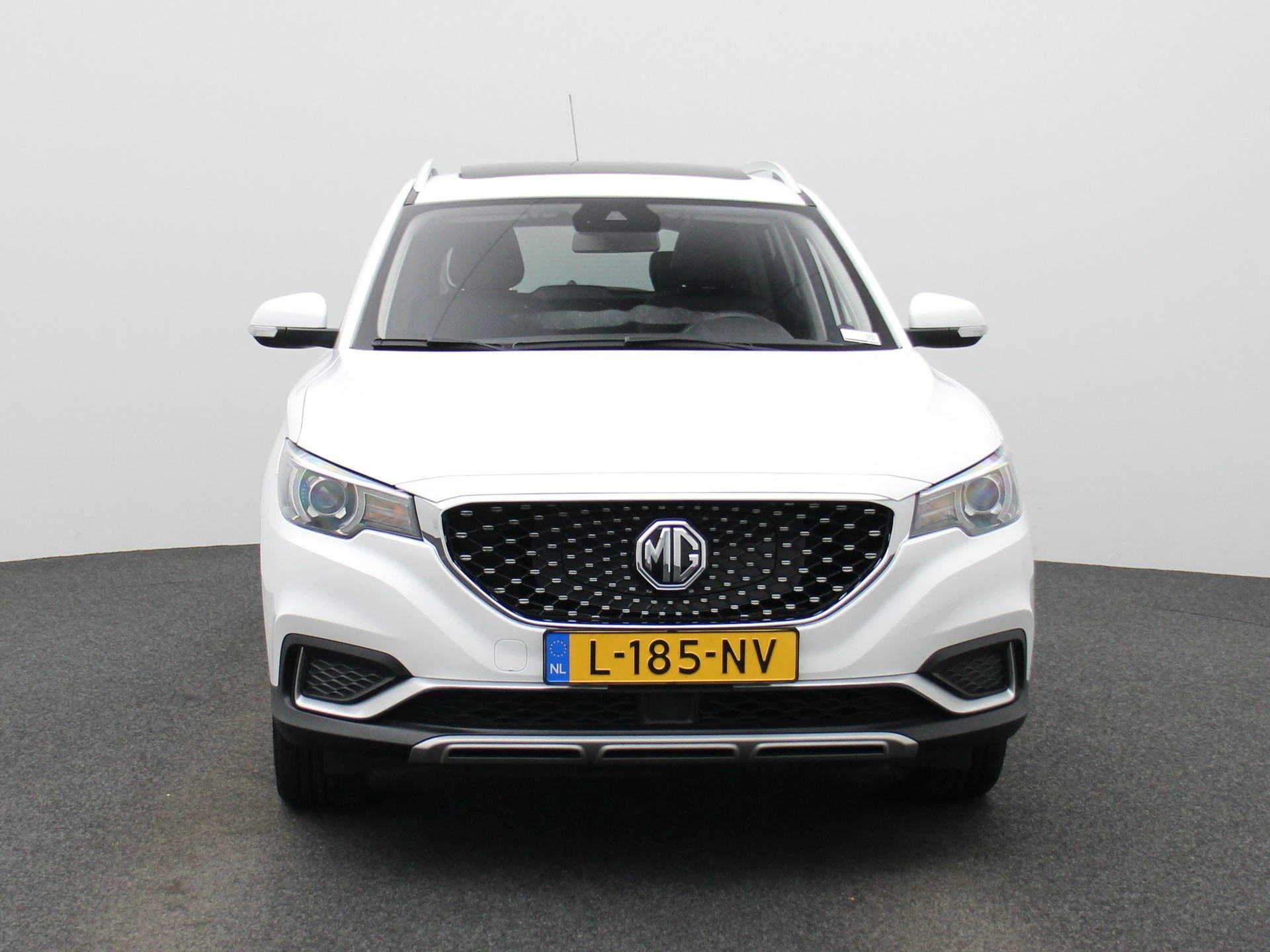 MG-ZS EV-image-3