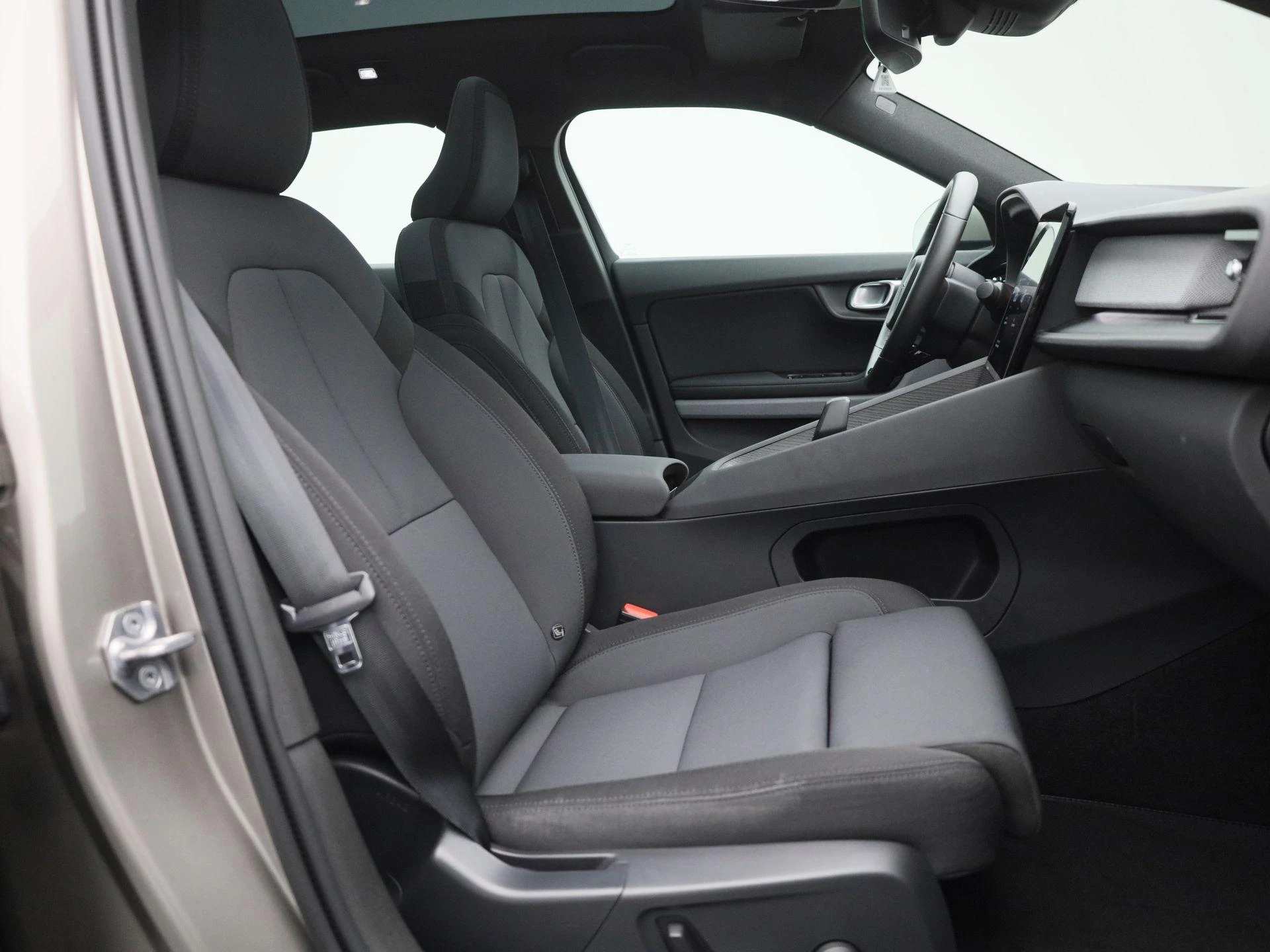 Polestar-2-image-35