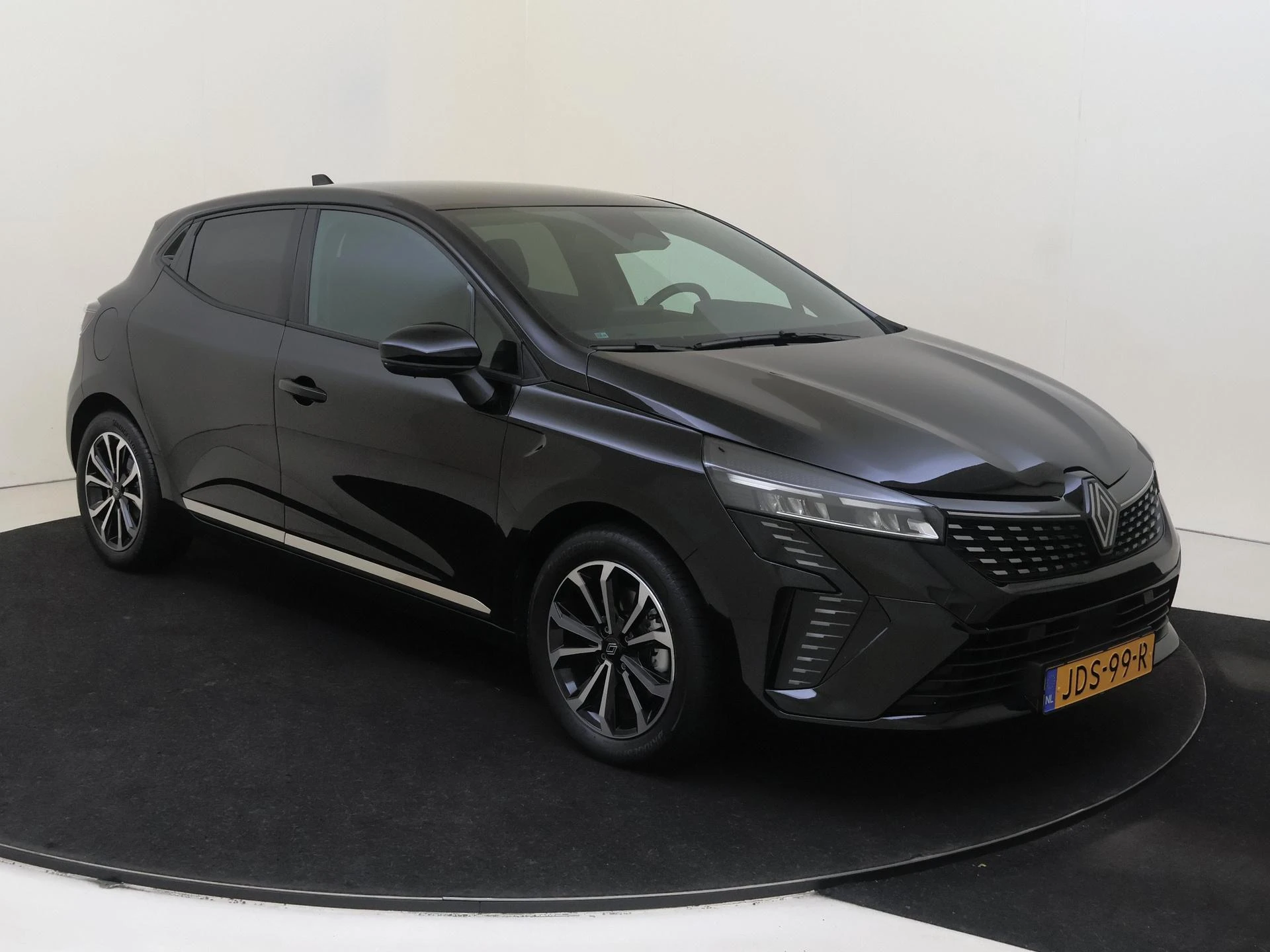 Renault-Clio-image-1