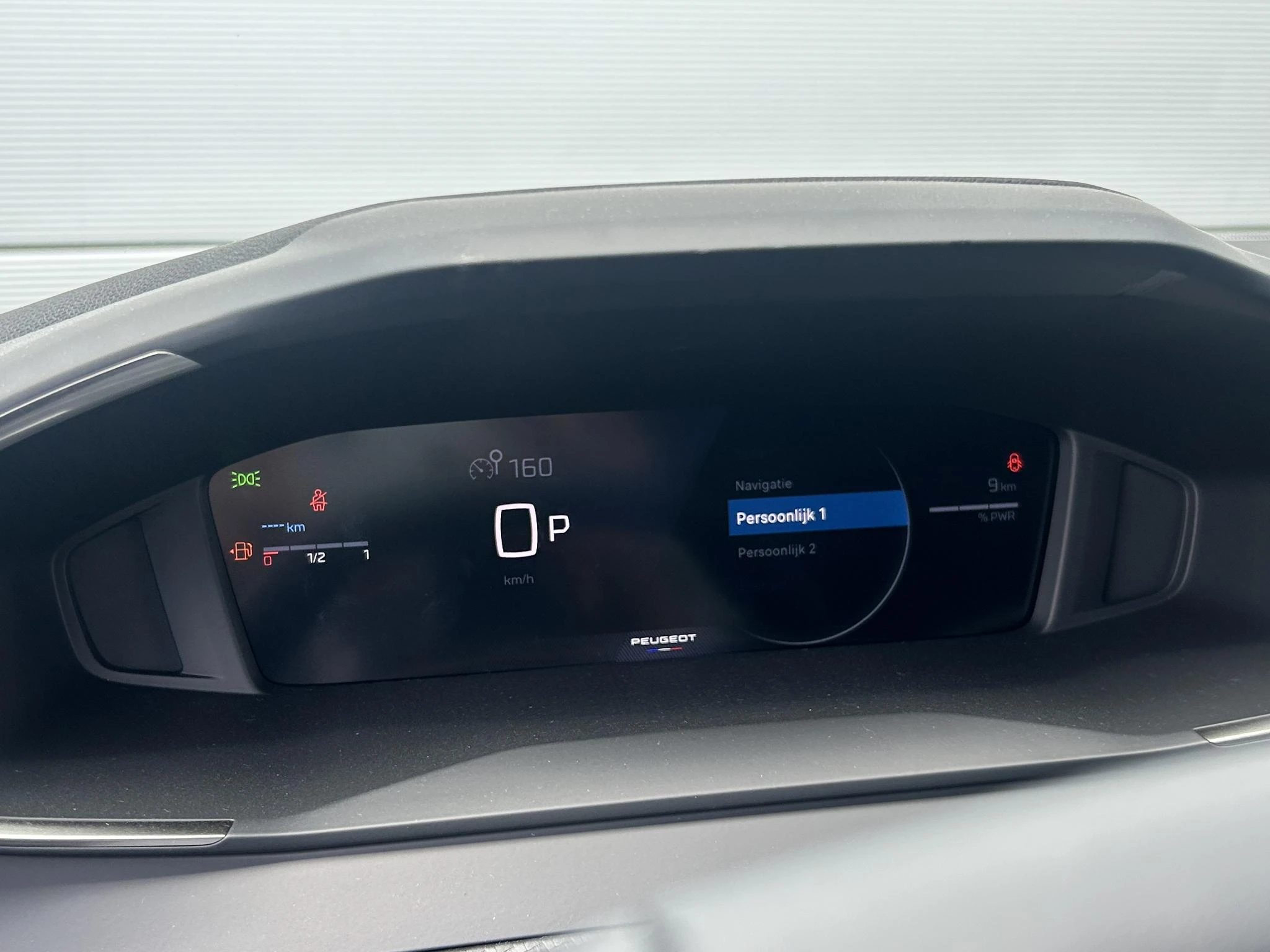 Peugeot-208-image-12
