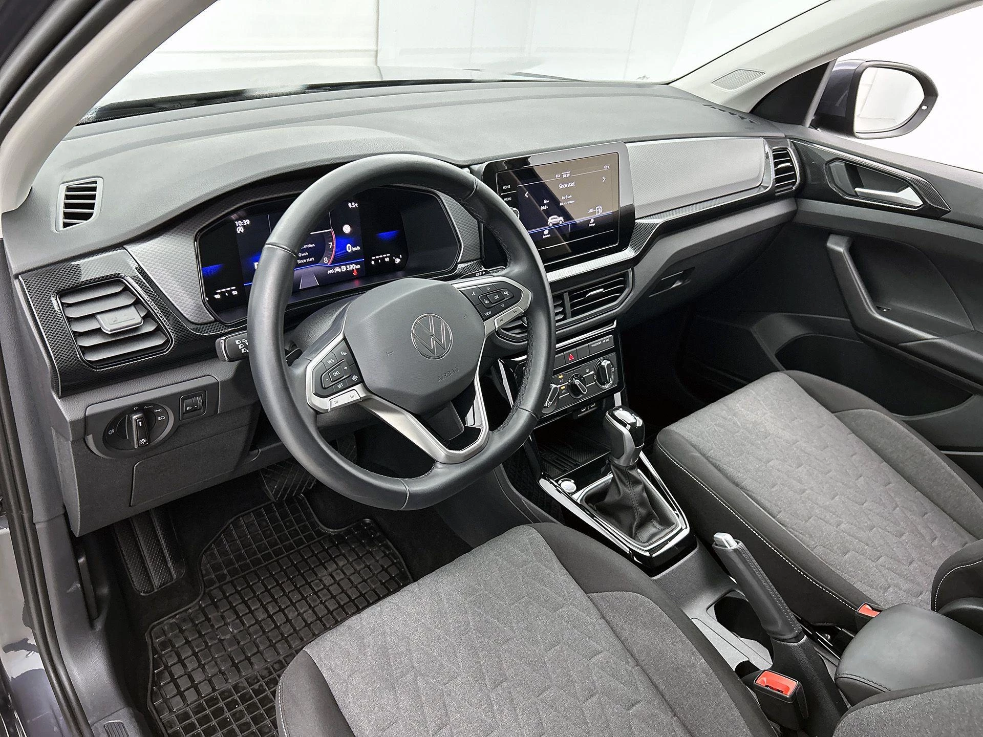 Volkswagen-T-Cross-image-17