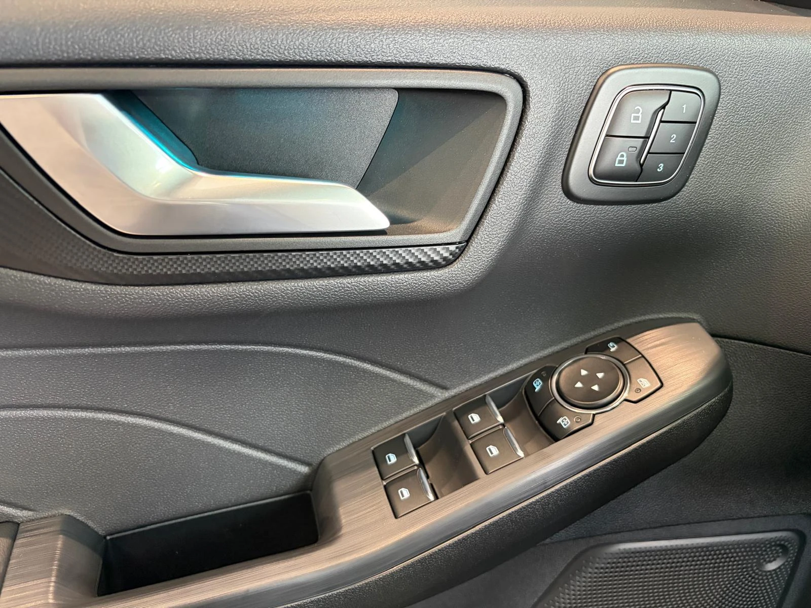 Ford-Kuga-image-21