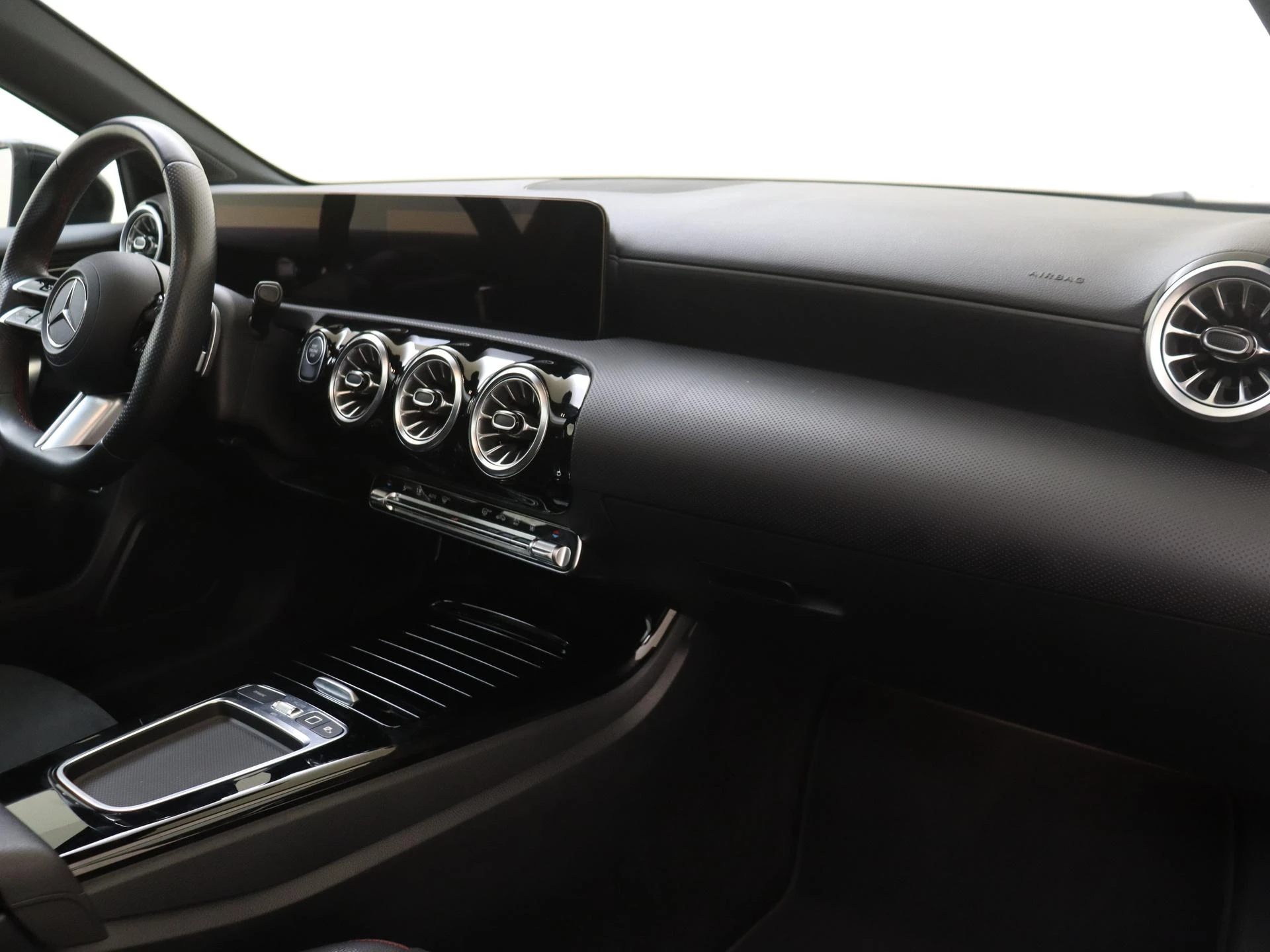 Mercedes-Benz-A-Klasse-image-3