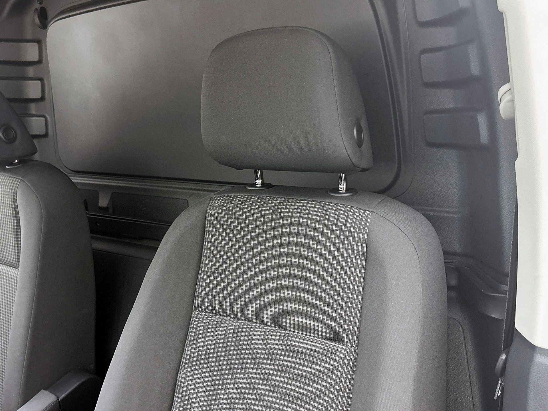 Volkswagen-Caddy-image-8
