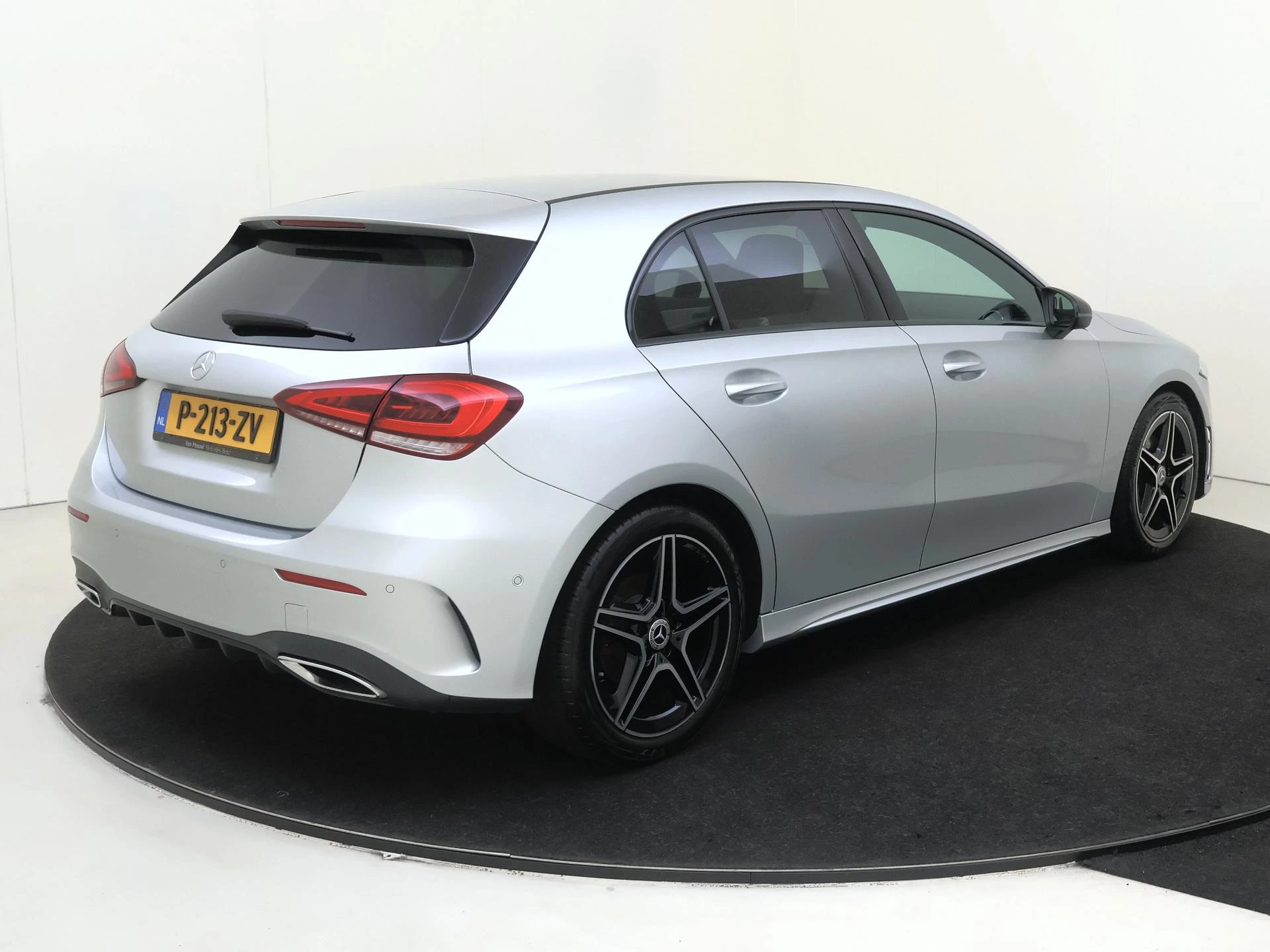 Mercedes-Benz-A-Klasse-image-3