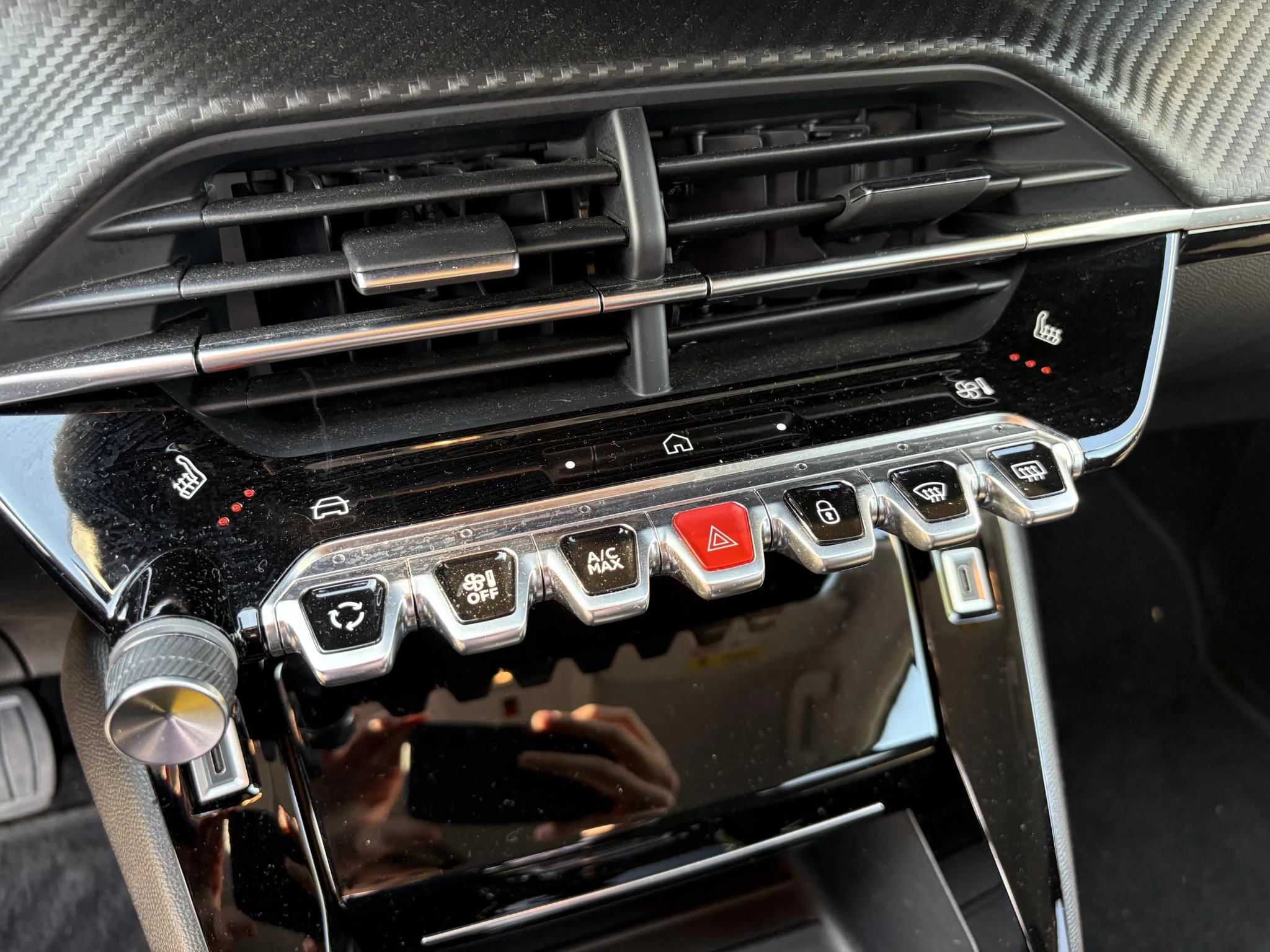 Peugeot-208-image-14