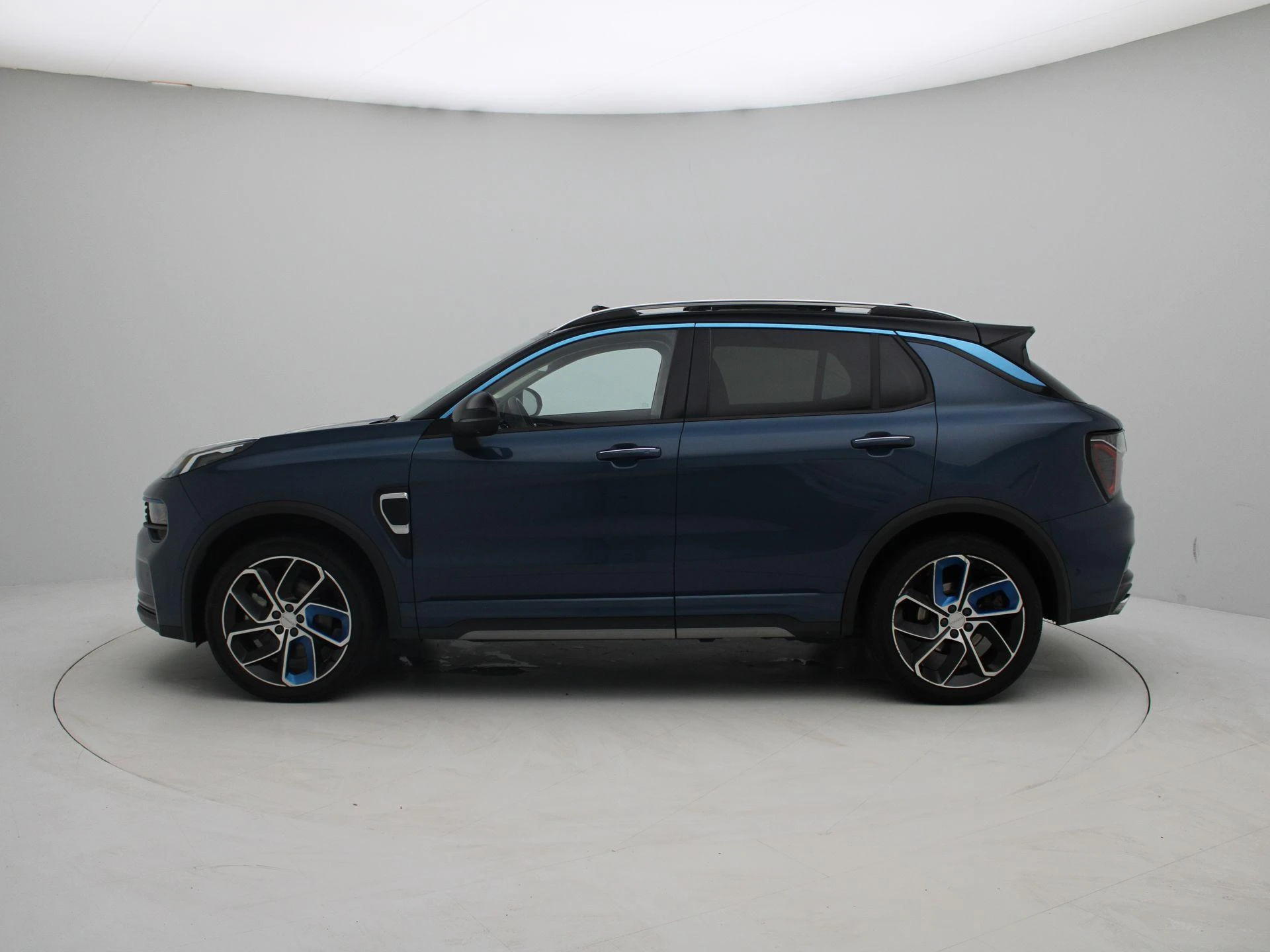Lynk & Co-01-image-4