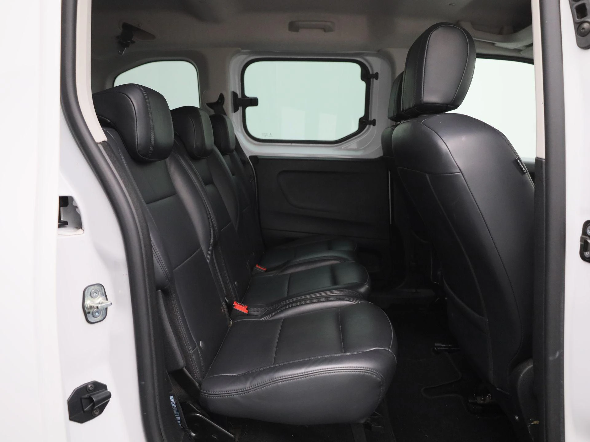 Opel-Combo Life-image-13