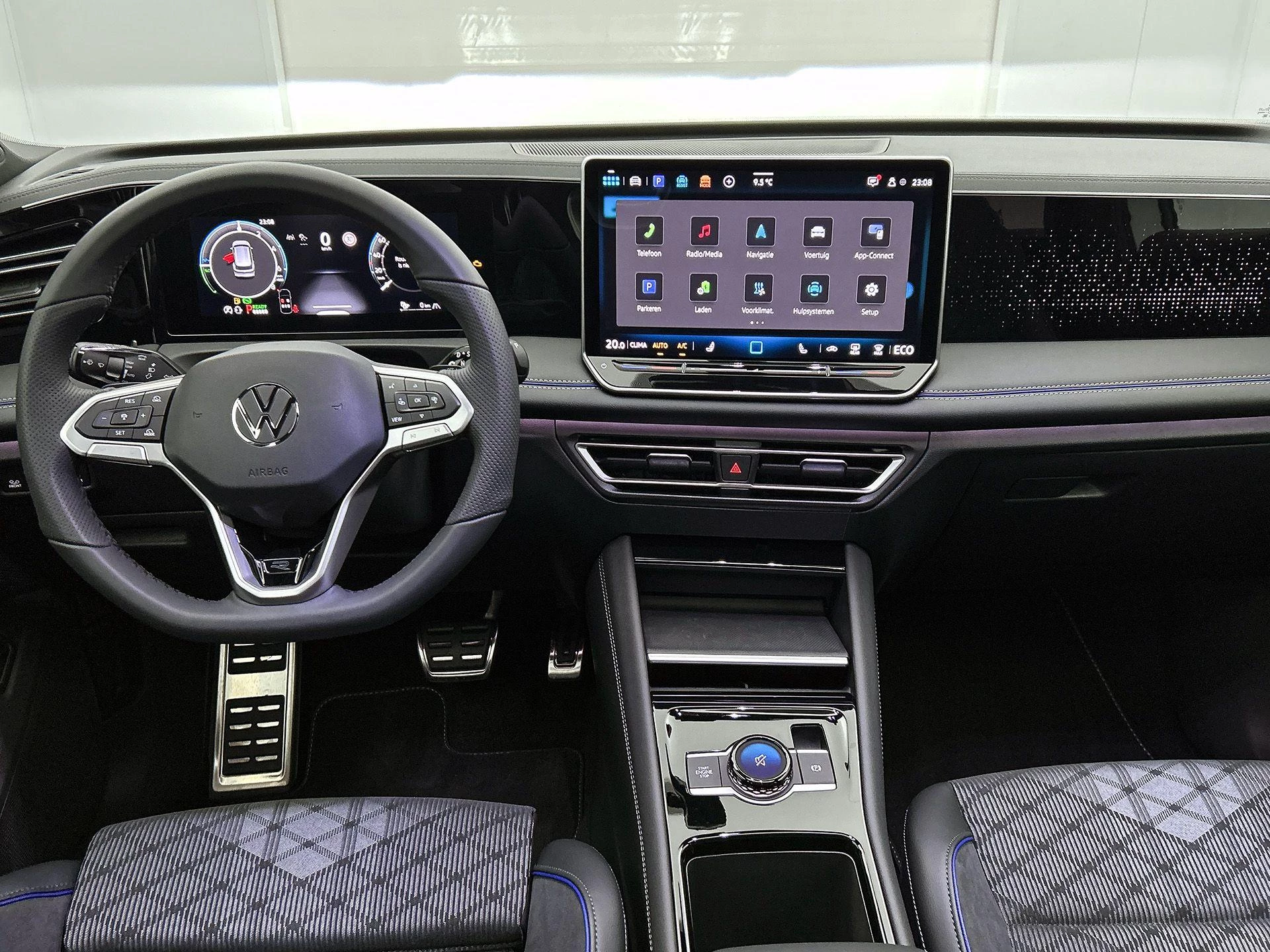 Volkswagen-Tiguan-image-27