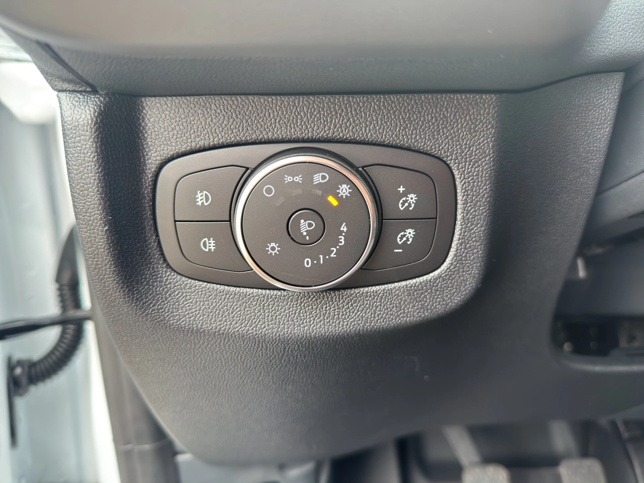 Ford-Transit Courier-image-18