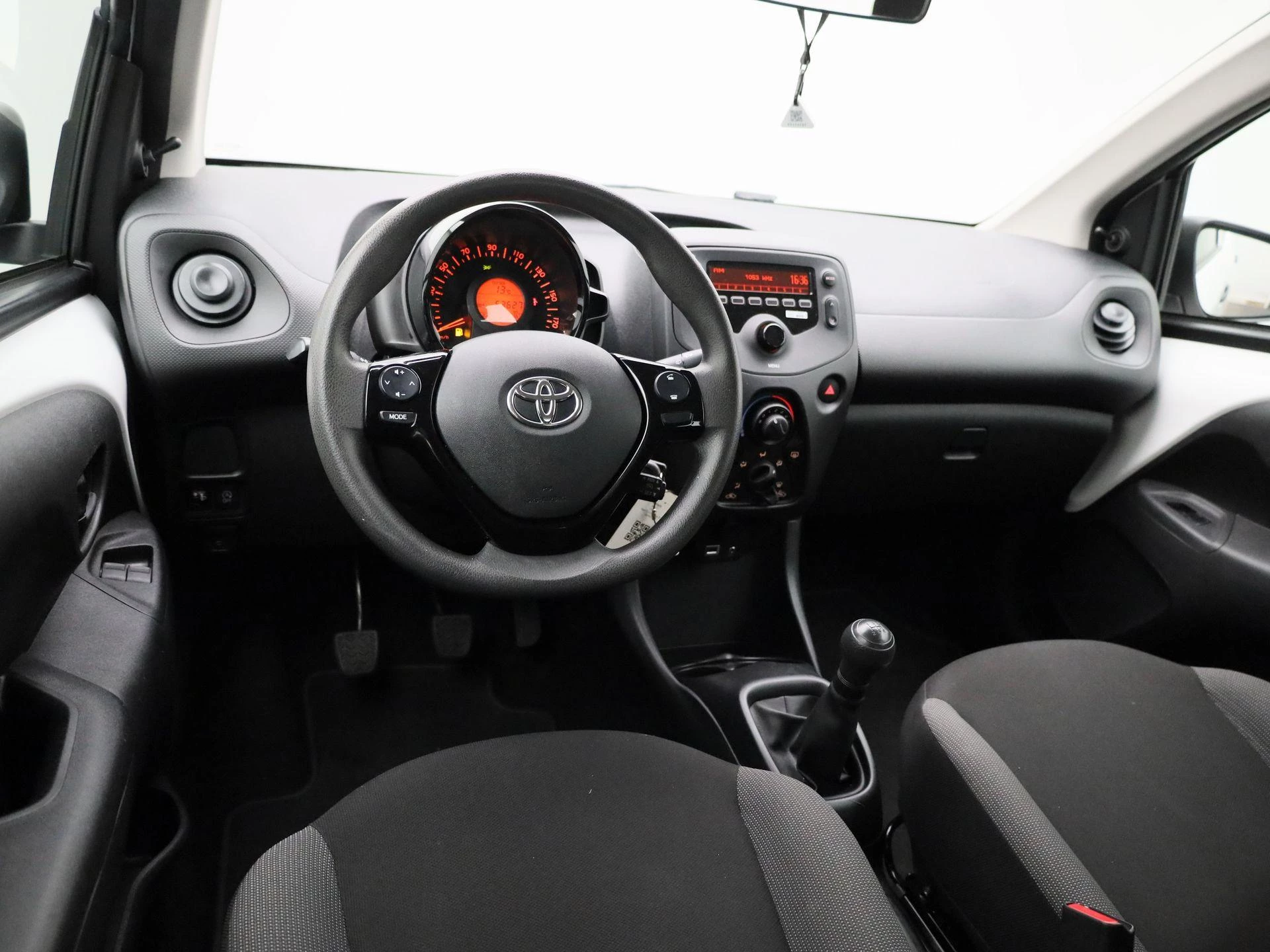 Toyota-Aygo-image-6