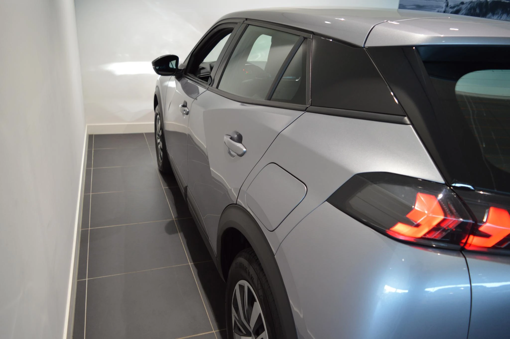 Peugeot-e-2008-image-16