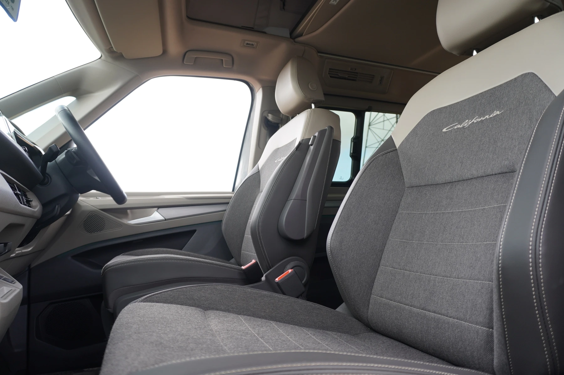 Volkswagen-California-image-8