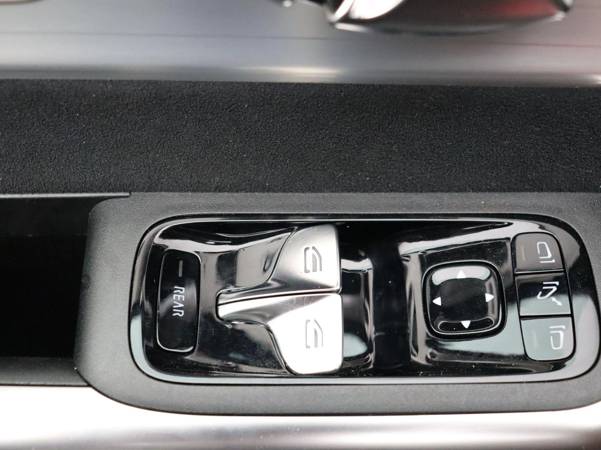 Mercedes-Benz-CLA-image-9