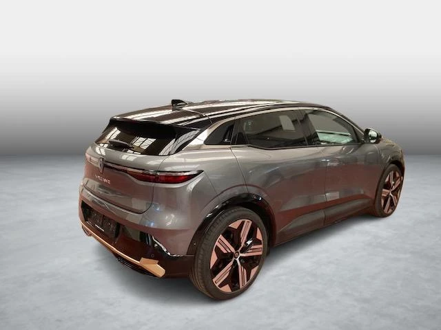 Renault-Megane E-Tech-image-5