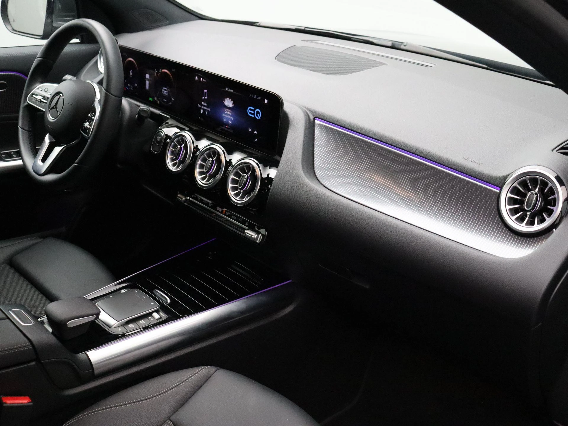Mercedes-Benz-EQA-image-26