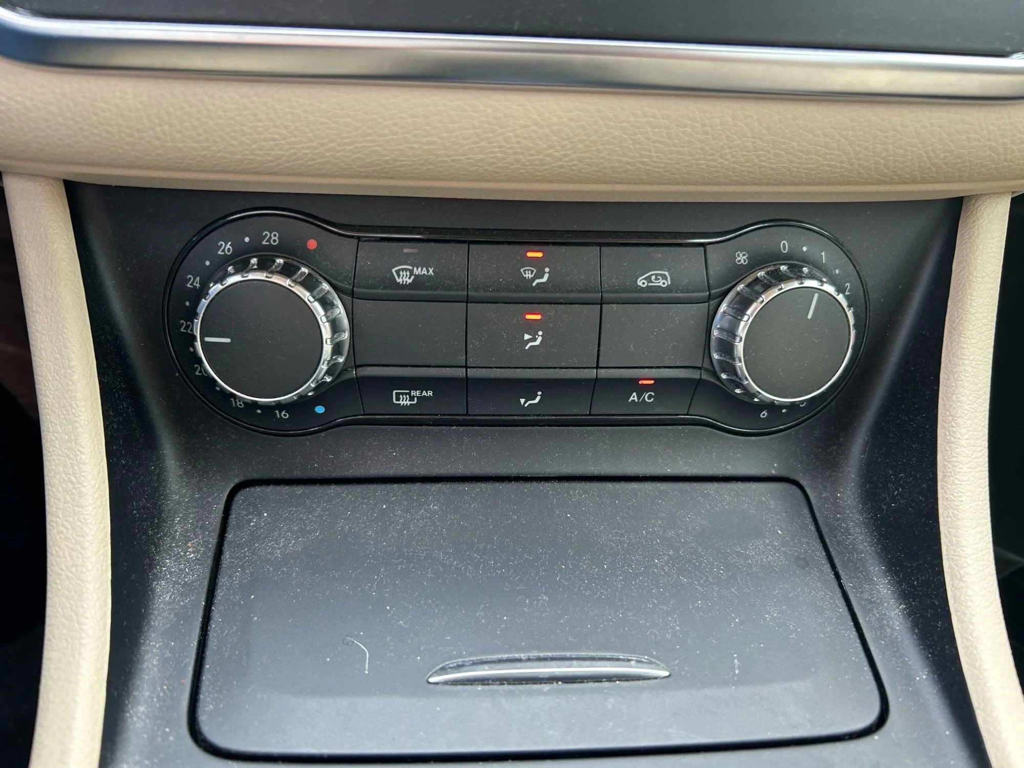 Mercedes-Benz-GLA-image-13